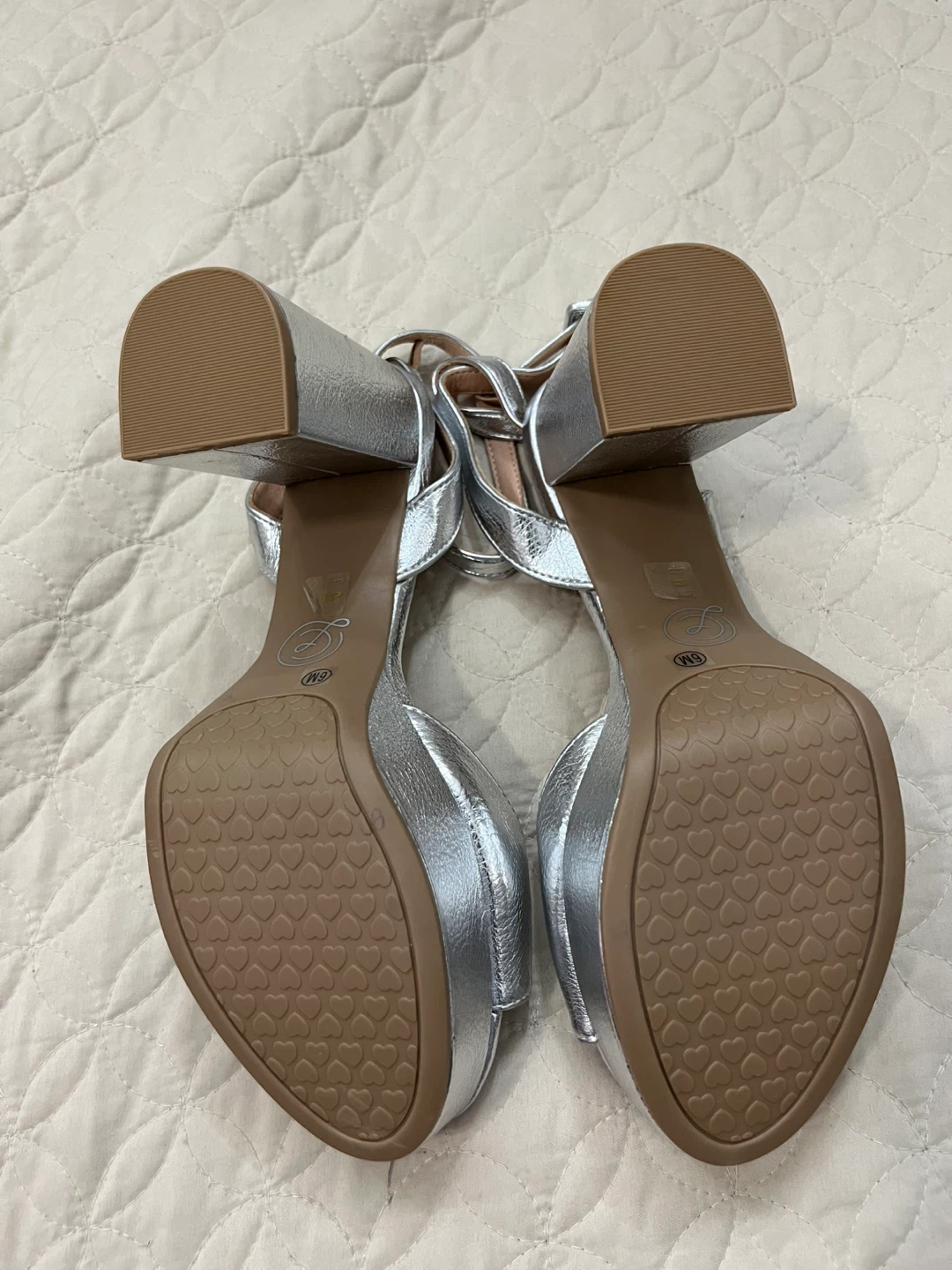 Chinese Laundry Silver Platform Heels - Size 6M - photo 5