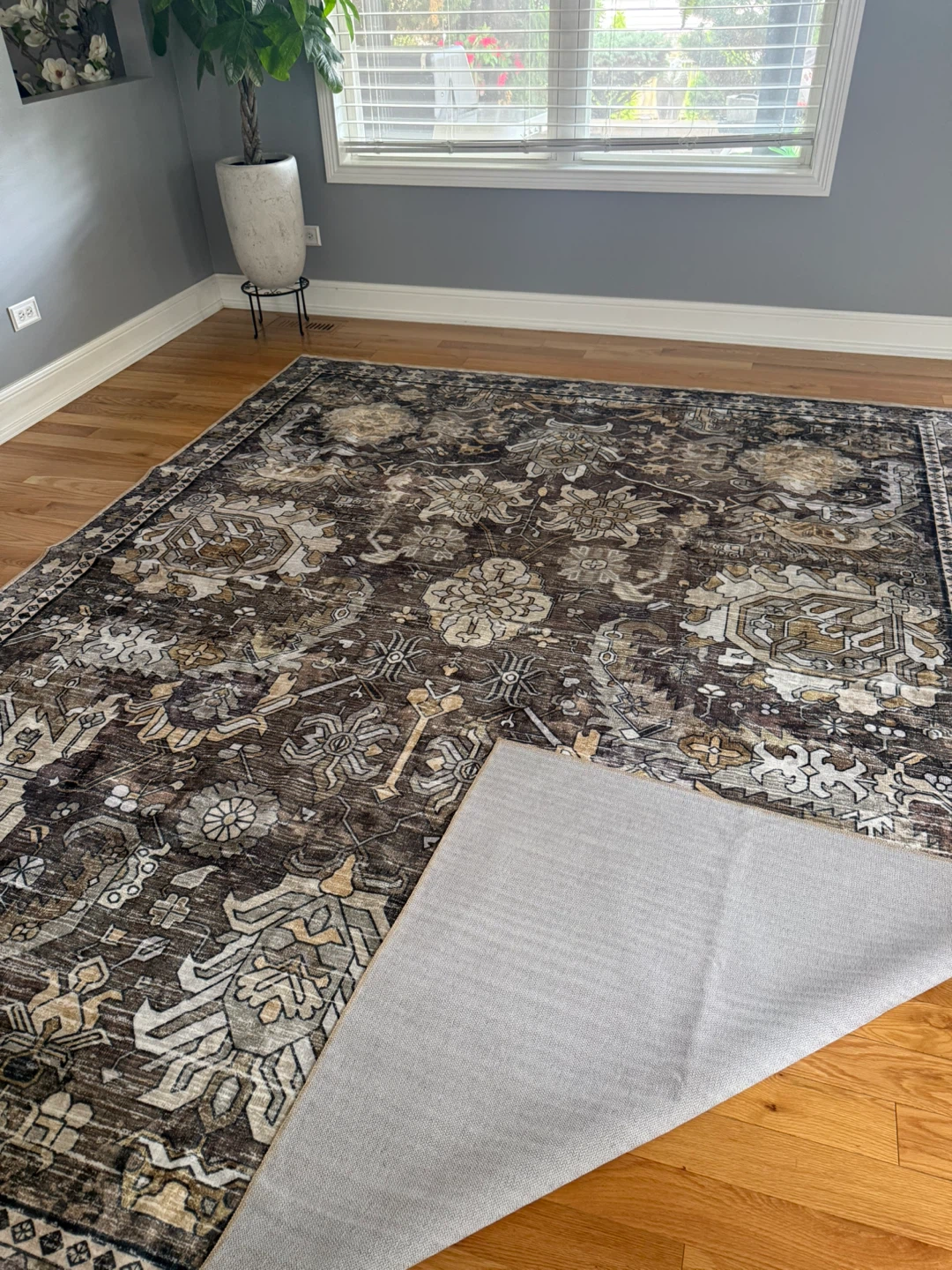 8' x 10' Beautiful Area Rug - photo 2