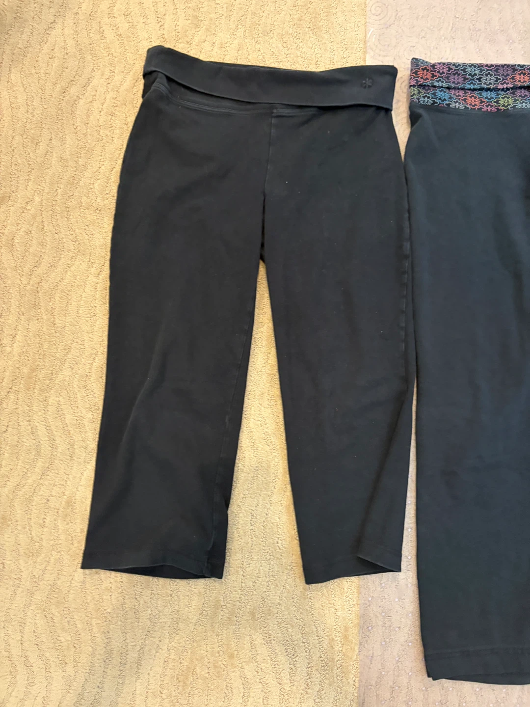 2 pairs Old Navy Yoga Pants -med - photo 4