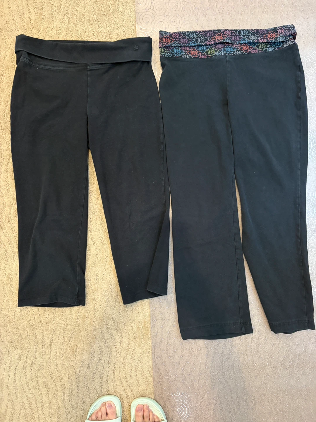 2 pairs Old Navy Yoga Pants -med - photo 2