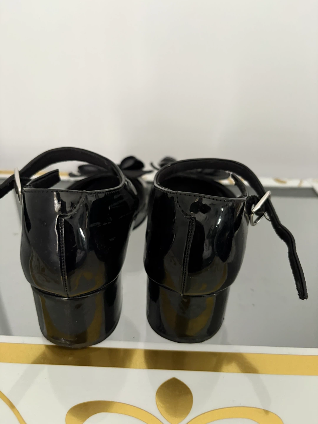 Rachel Shoes Black Patent Bow Heels - Size 4 - photo 5