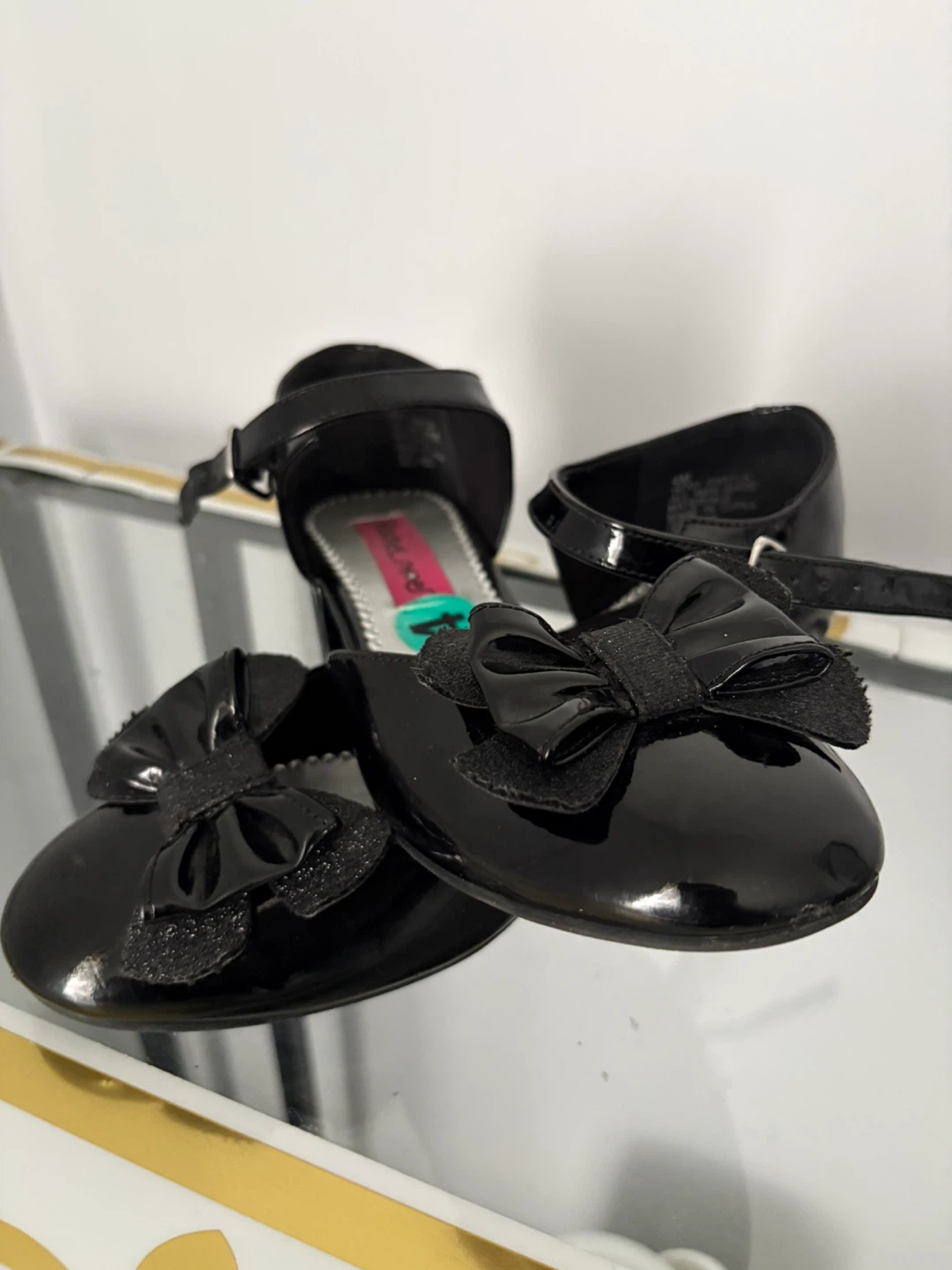 Rachel Shoes Black Patent Bow Heels - Size 4 - photo 4