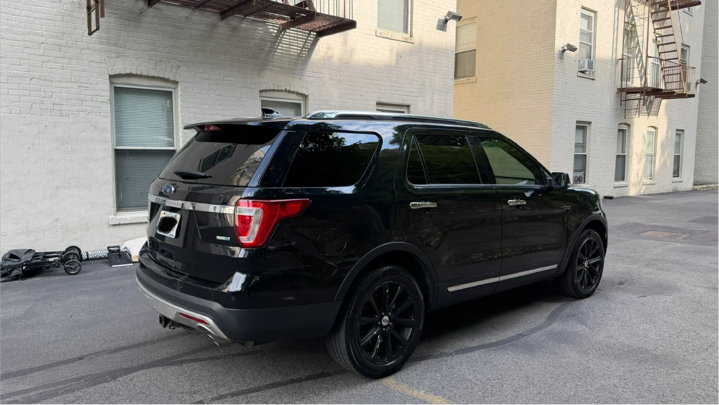 Black Ford Explorer  Limited 2016 SUV - photo 3