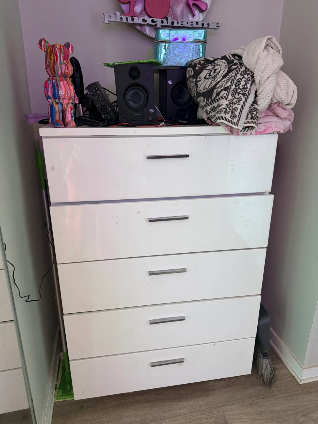 White 5-Drawer Dresser