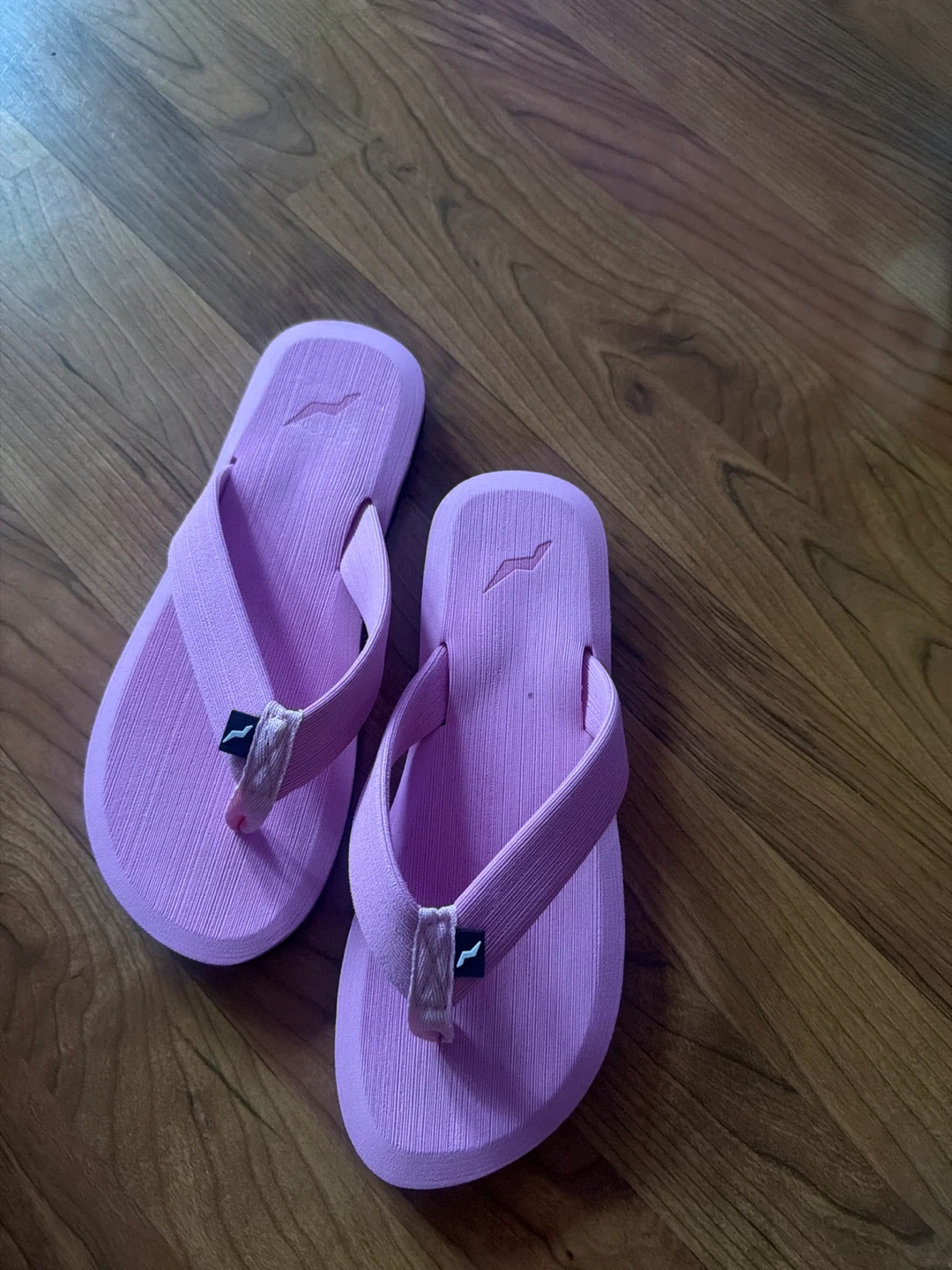 Pink Flip Flops ⚽