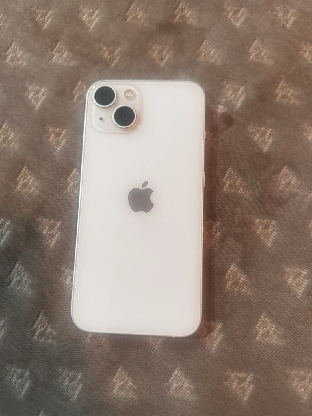 Apple iPhone 13