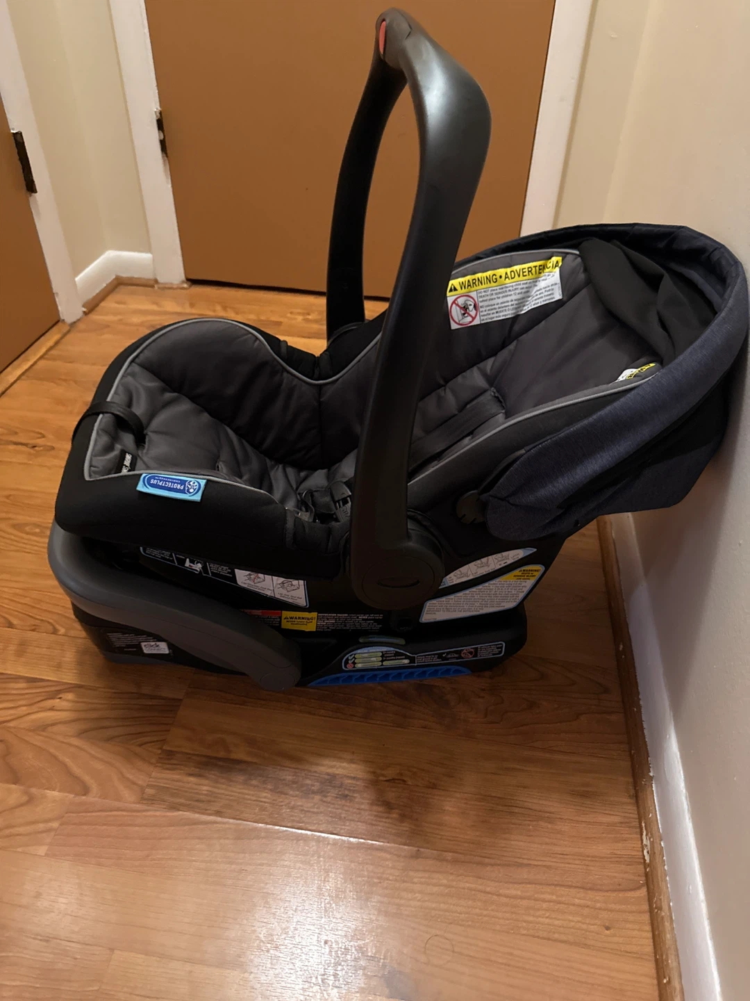Graco SnugRide 35 Infant Car Seat⚽️