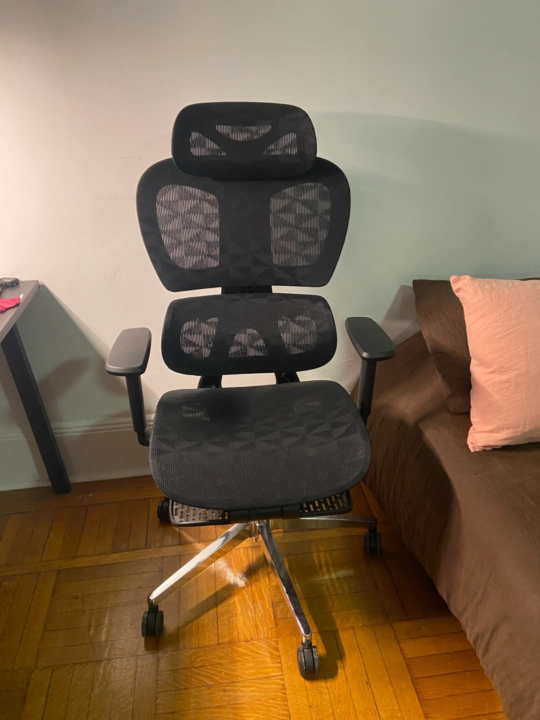 Desk and ergonomic chair bundle - photo 2
