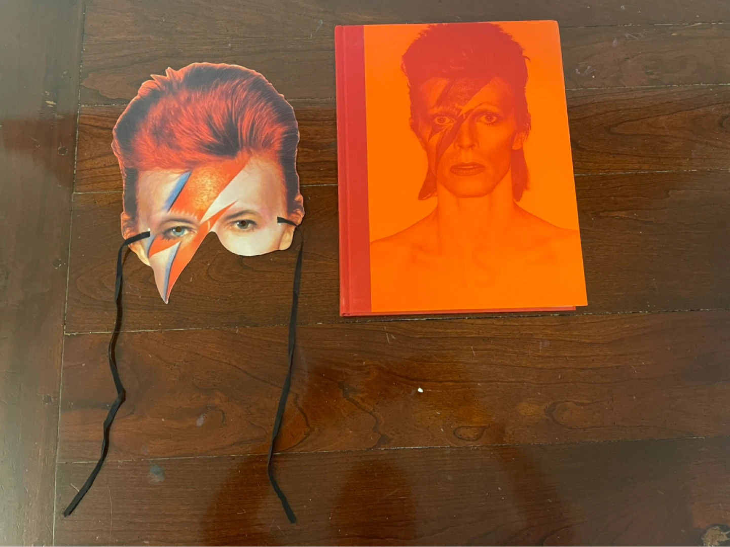 Special edition of “David Bowie Is Inside" Book Set