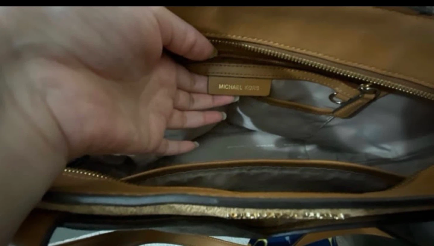 Authentic Michael Kors Tote Bag - photo 2