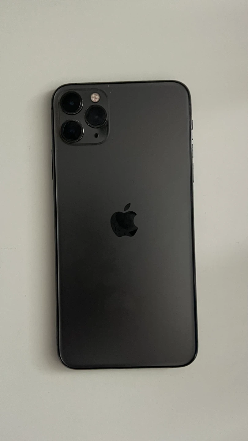 Apple iPhone 11 Pro Max - photo 2