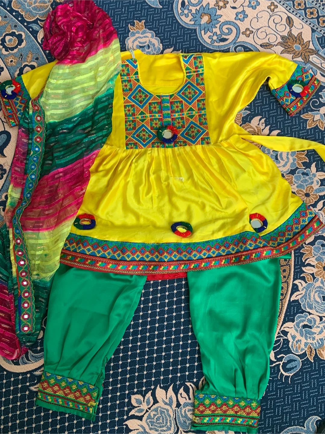 ⚽ Embroidered Yellow, Green Traditional Afghan Dress with Scarf
