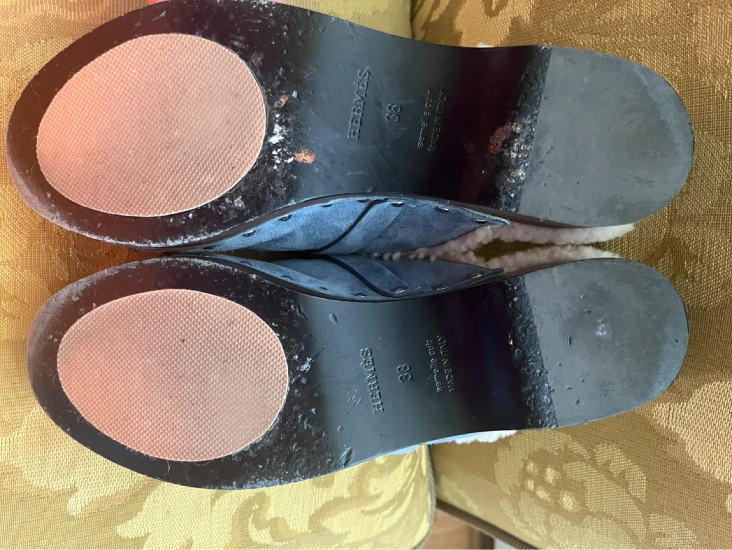 Hermès Shearling Clogs - Blue Suede - Size 38 - photo 4