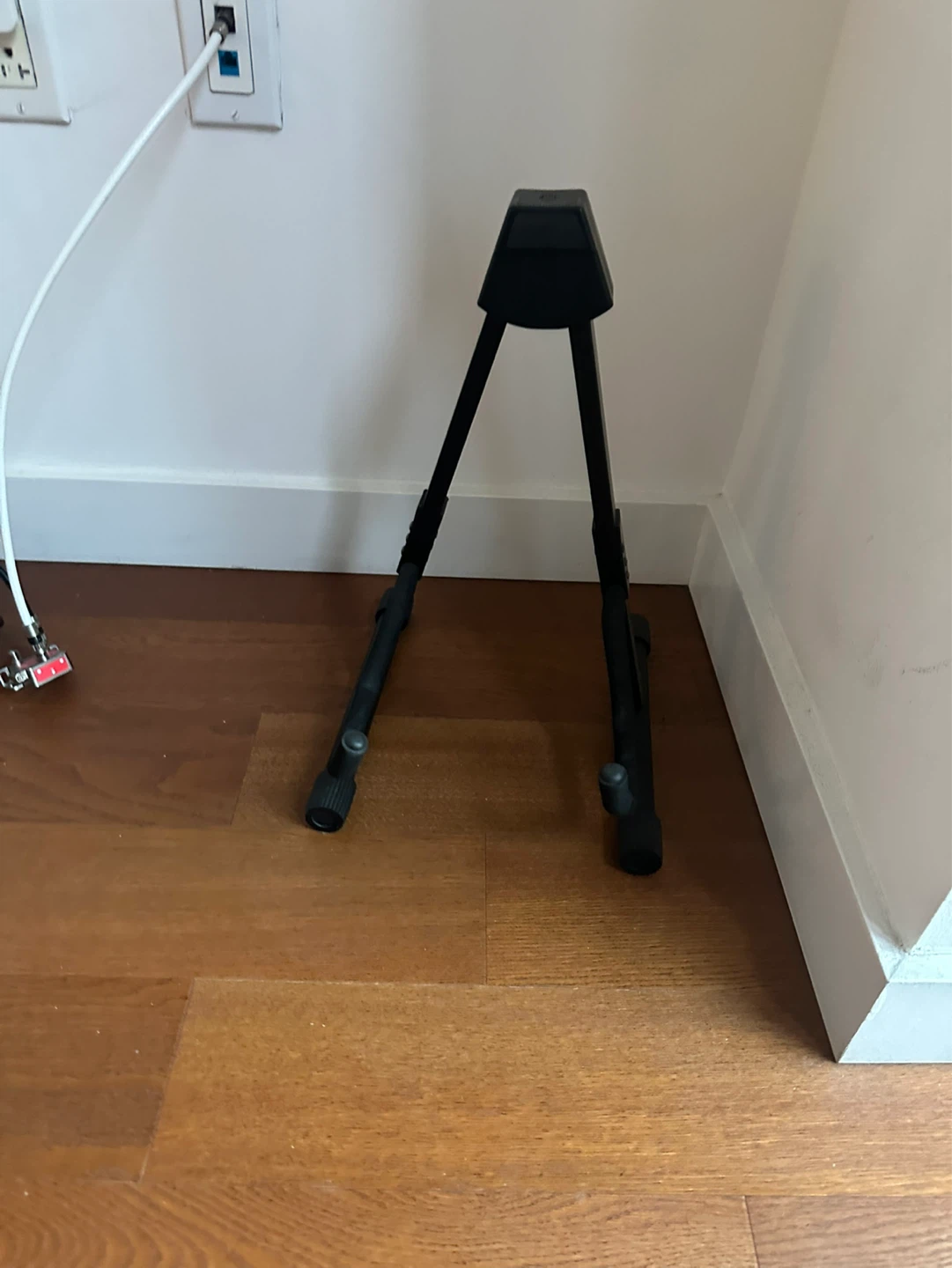 Amazon Basics Guitar Stand