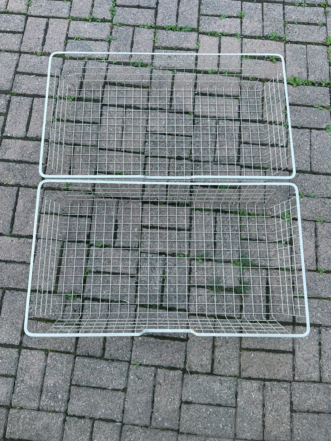 Set of 2 White Wire Storage Baskets