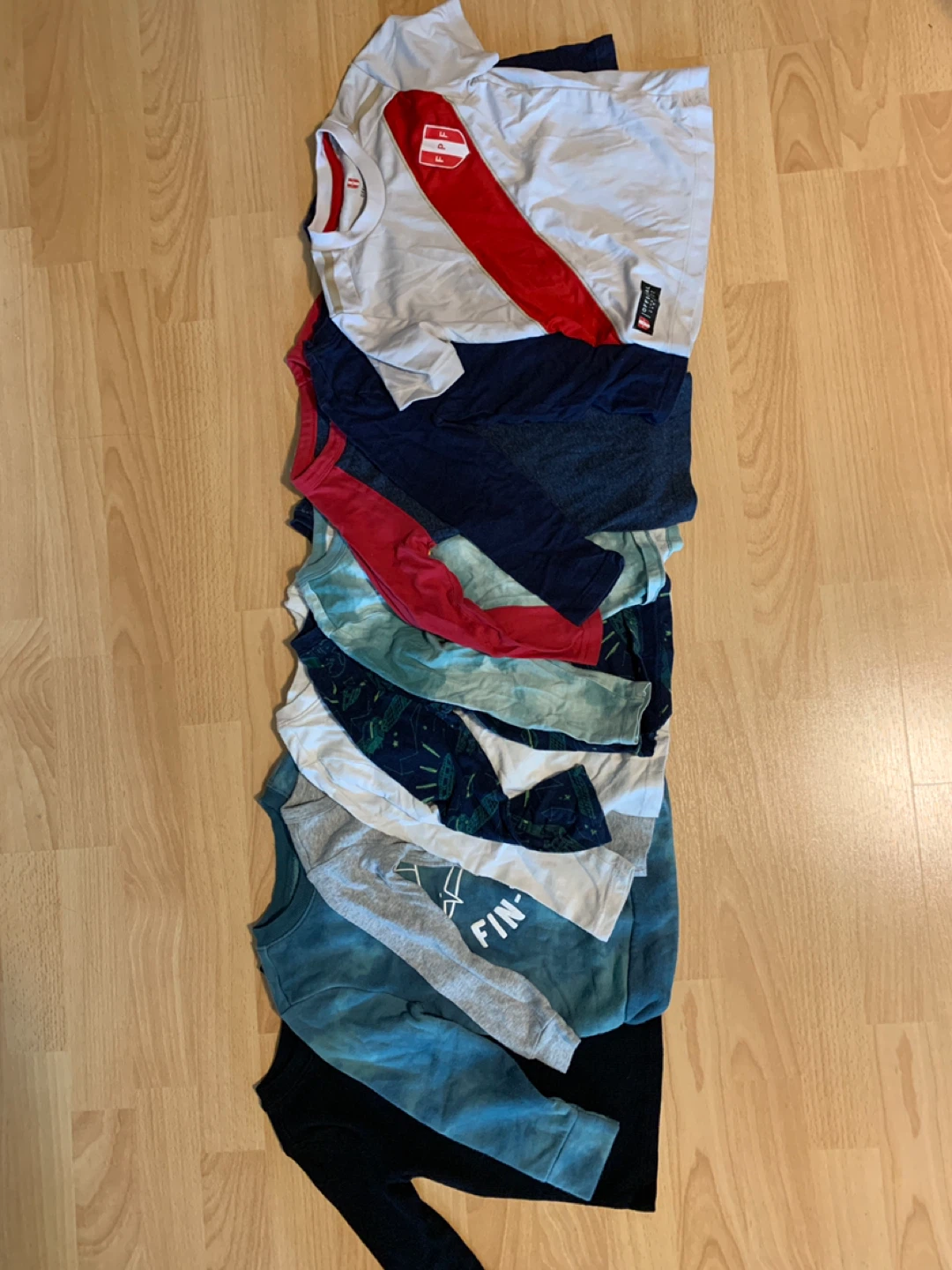 Bag of 3T clothing - photo 4