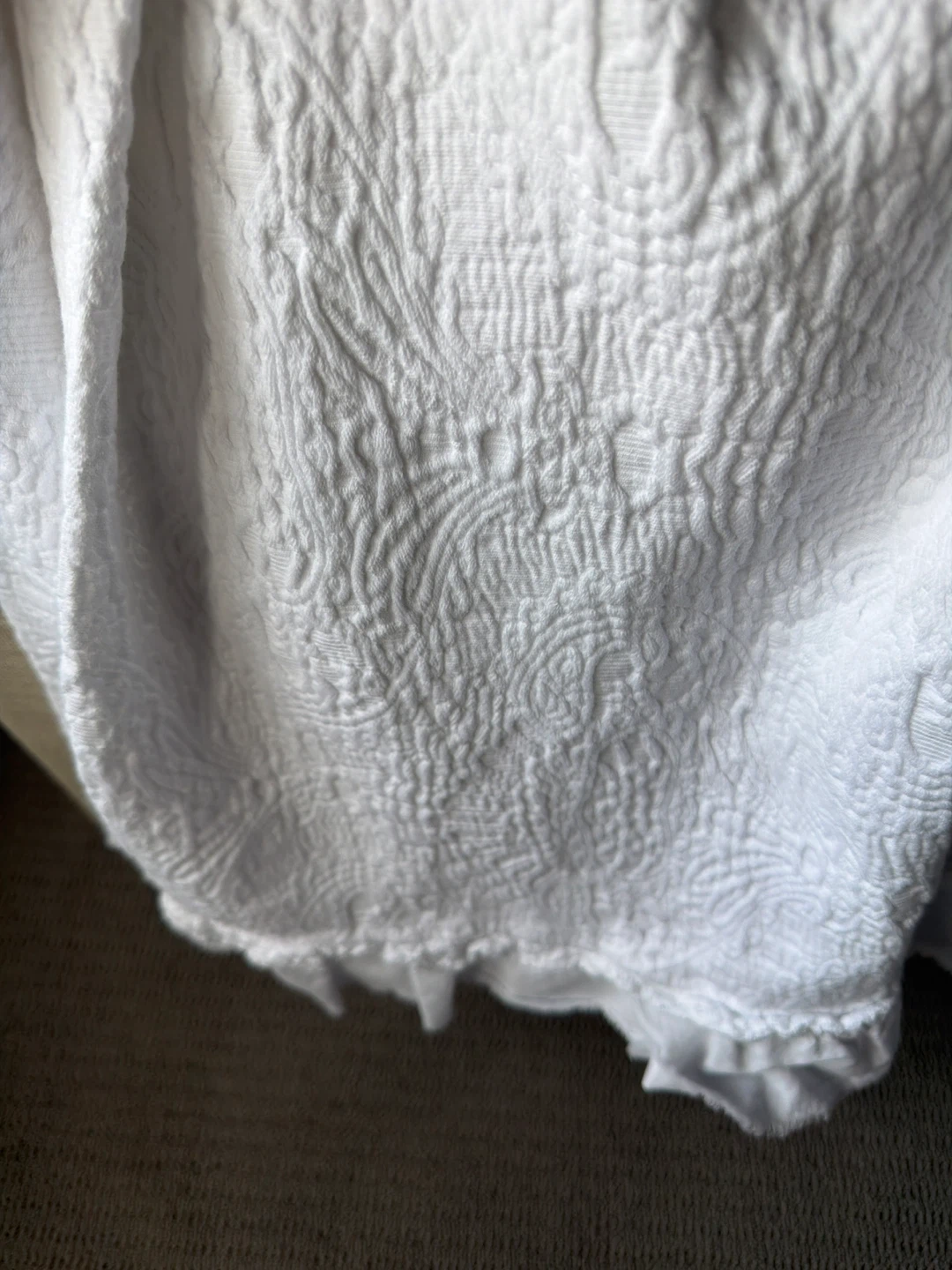 King White Textured Quilt/ruffled Edges - photo 2