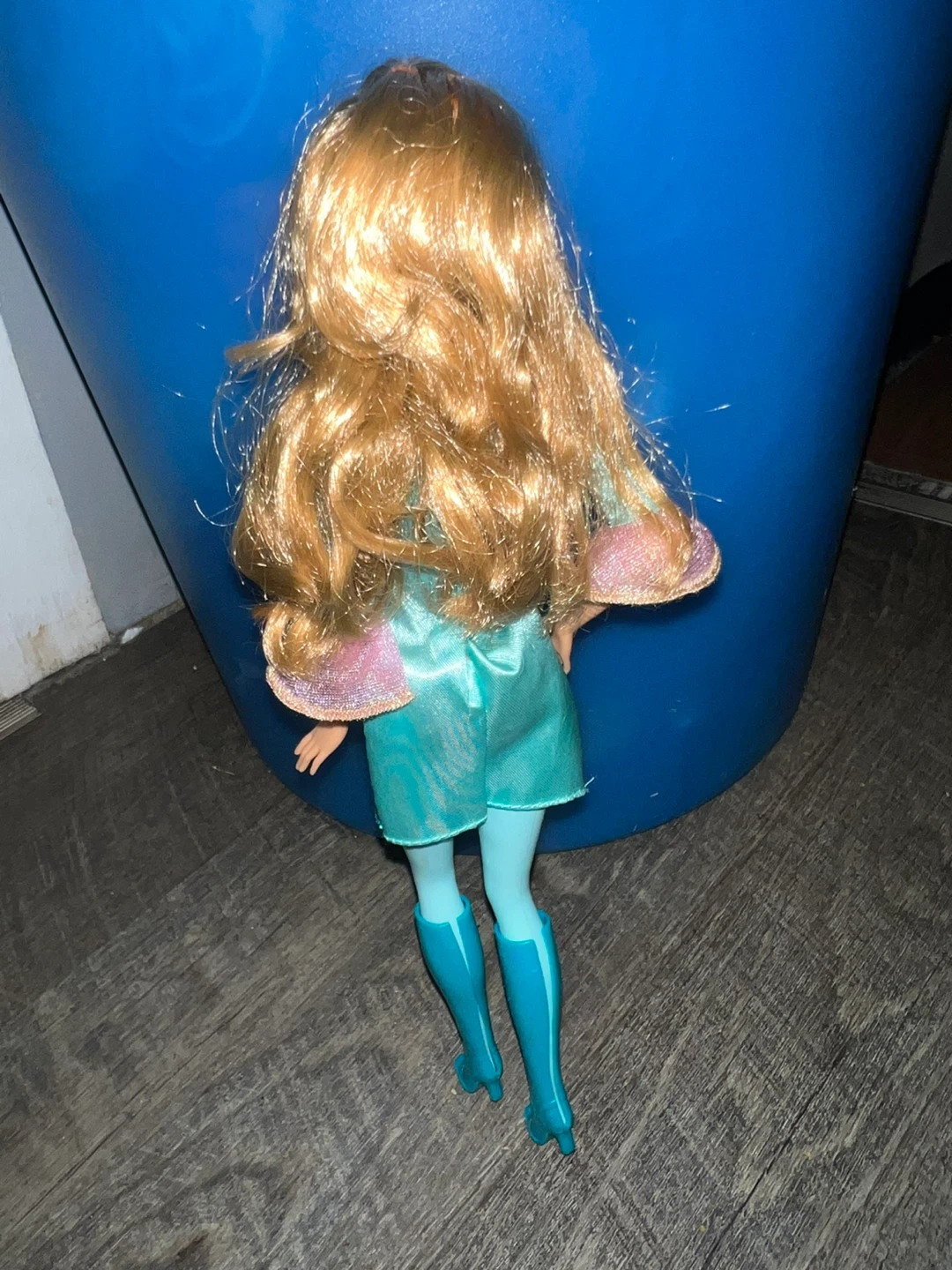 Barbie Doll with Teal Mask and Dress ⚽ - photo 3