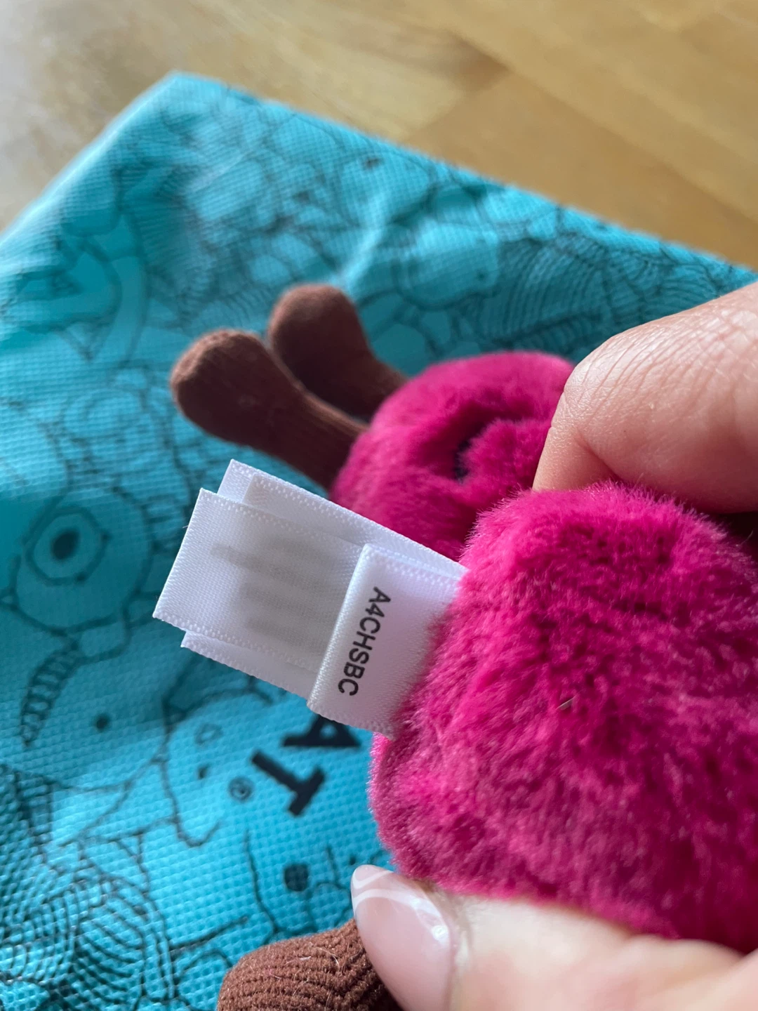 ⚽️ Jellycat Amuseables Cherry Keychain Bag Charm - photo 5