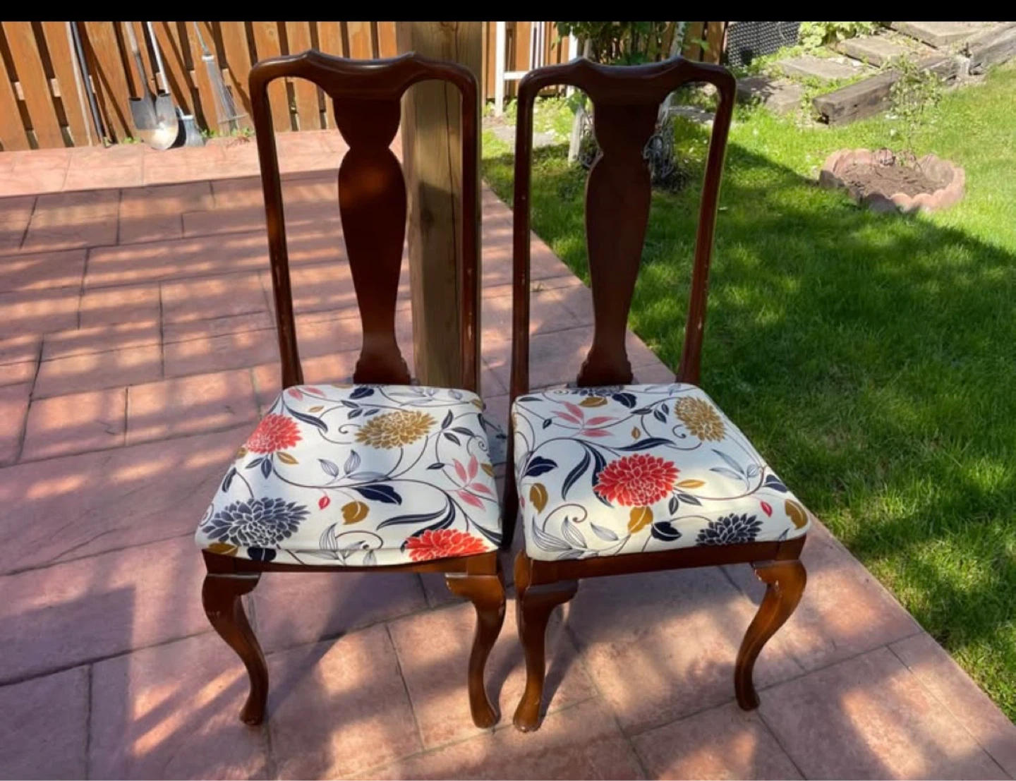 Dark Wood Dining Table and Chairs Set - photo 4