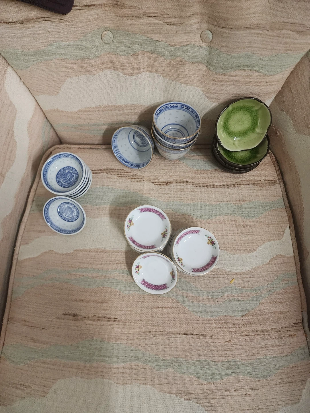 Chinese Porcelain Tea Set - Bowls, Plates & Spoons