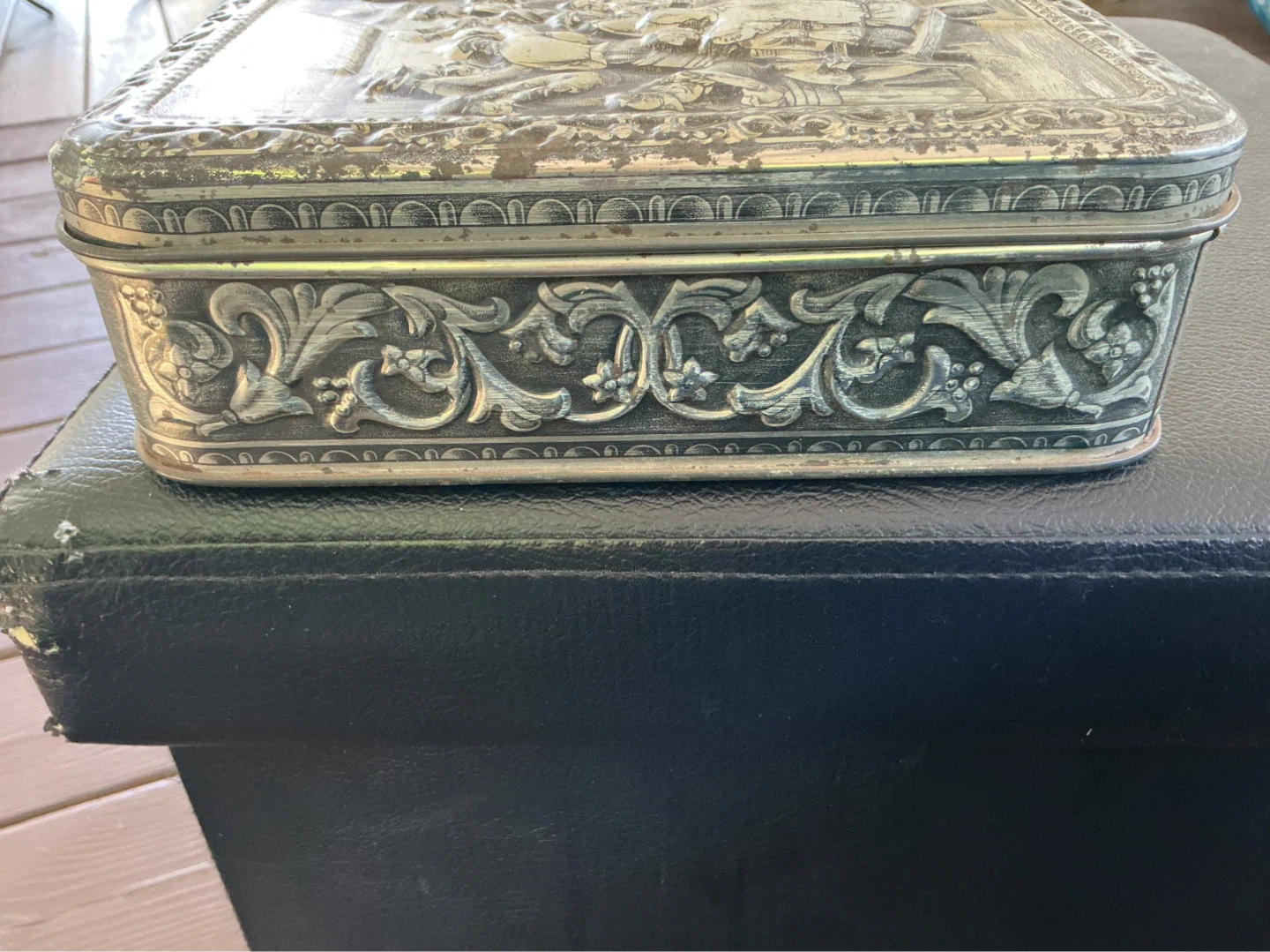 Vintage Teniers Decorative Tin - photo 3