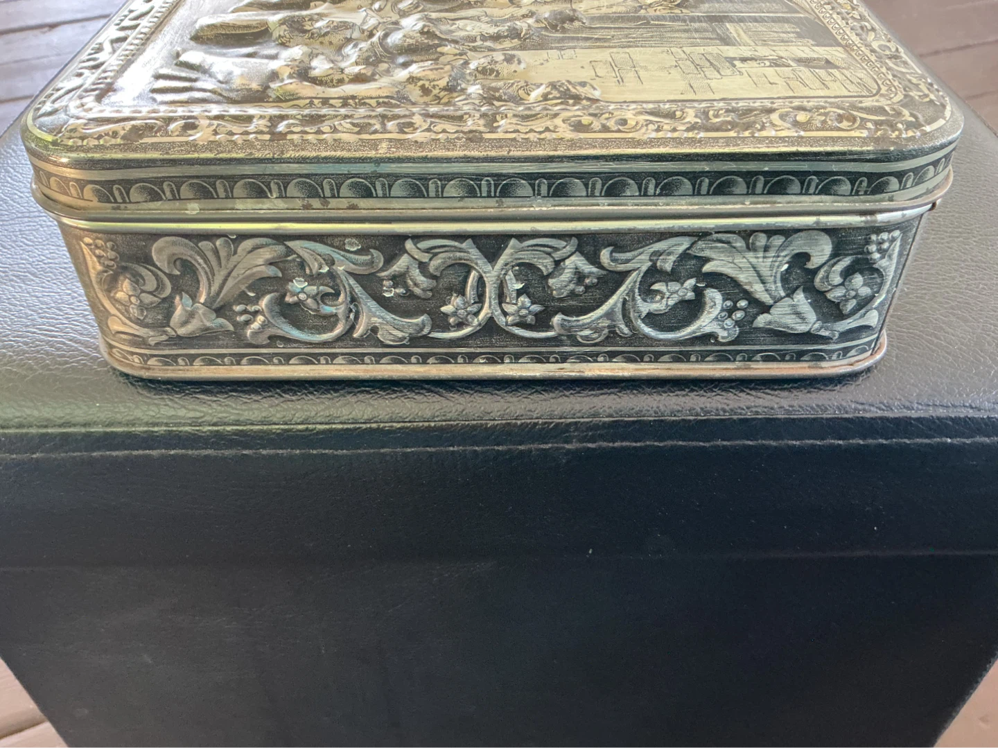 Vintage Teniers Decorative Tin - photo 5