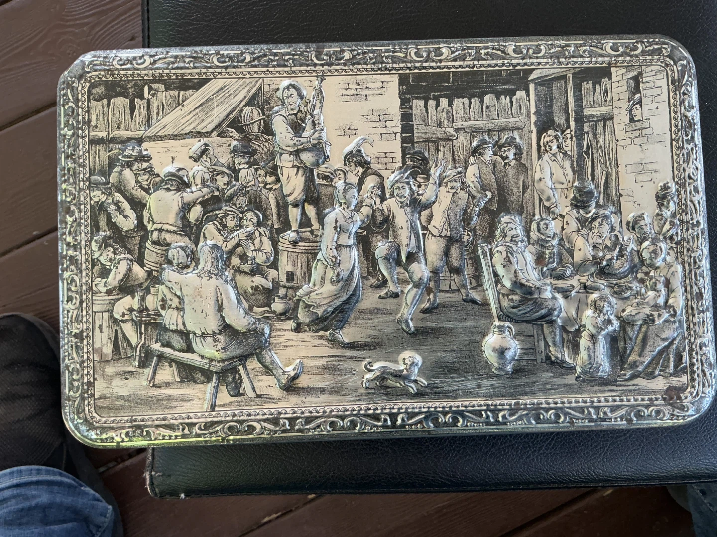 Vintage Teniers Decorative Tin - photo 2