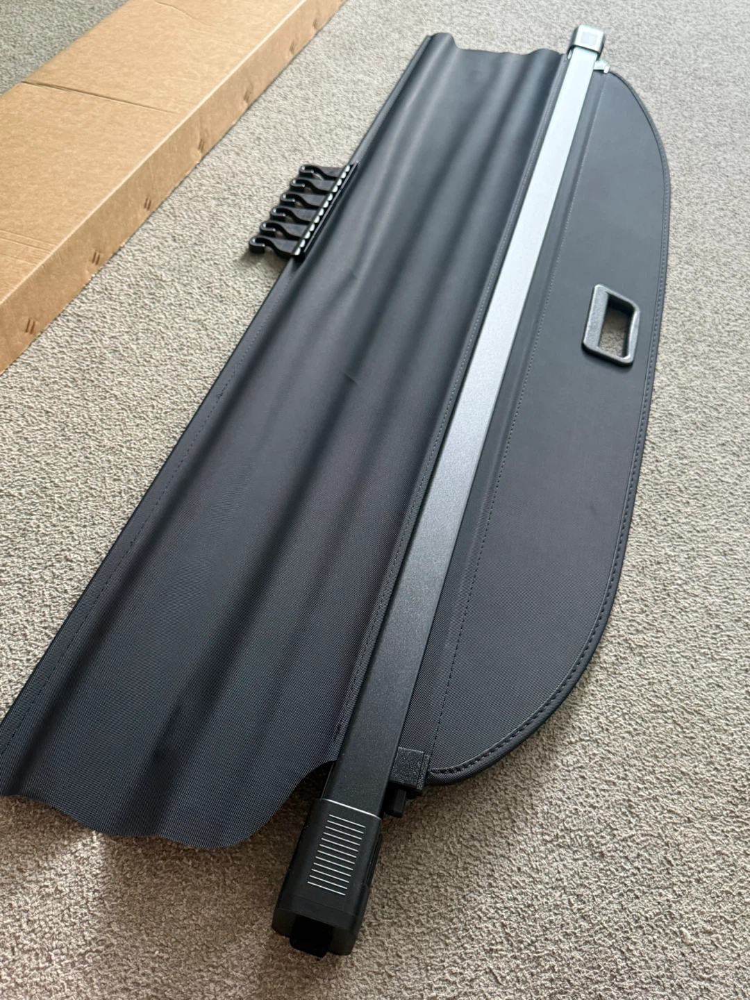 2015-2022 Ford Edge Retractable Cargo Cover - photo 4