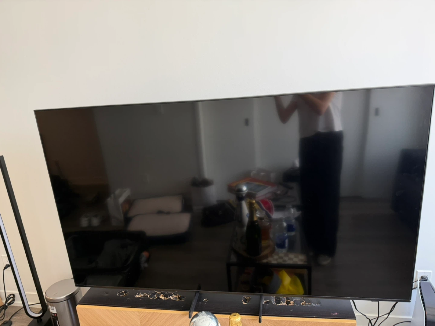Samsung 60 Inch Crystal UHD DU6900 4K Smart TV - photo 2