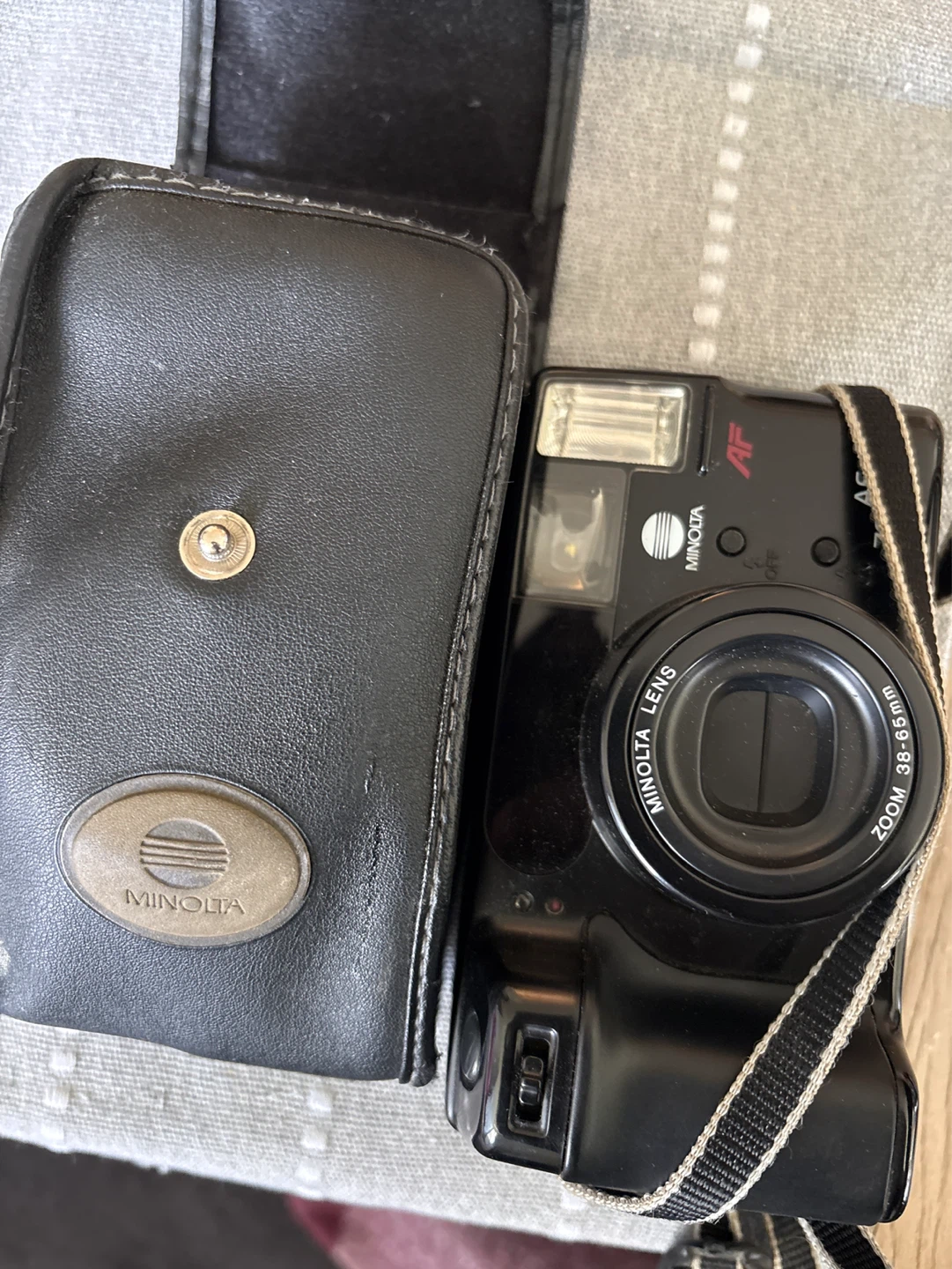 Minolta AF Zoom 65 Point and Shoot Camera - photo 4
