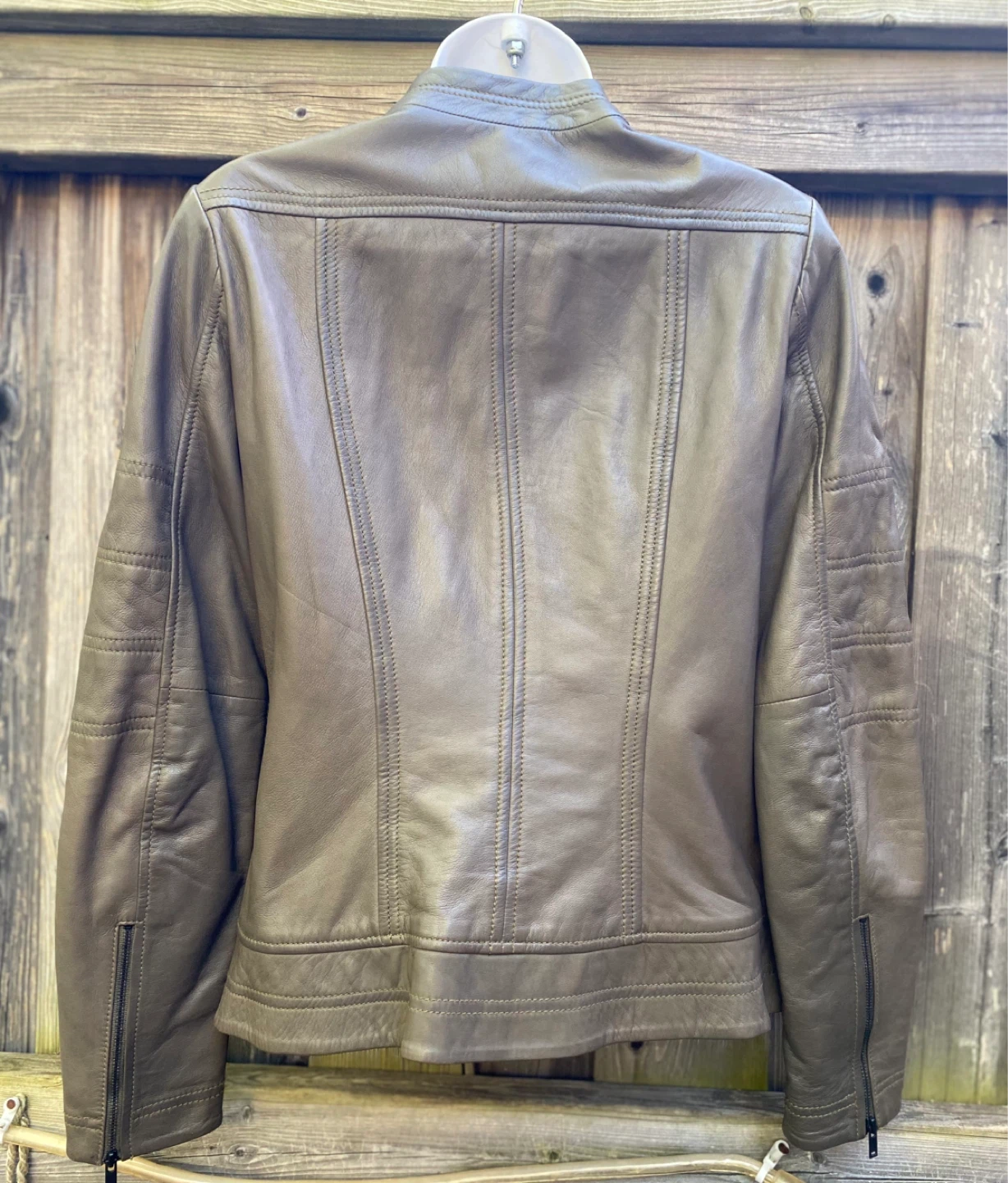 Danier Women's Leather Jacket , Size 2XS - photo 4