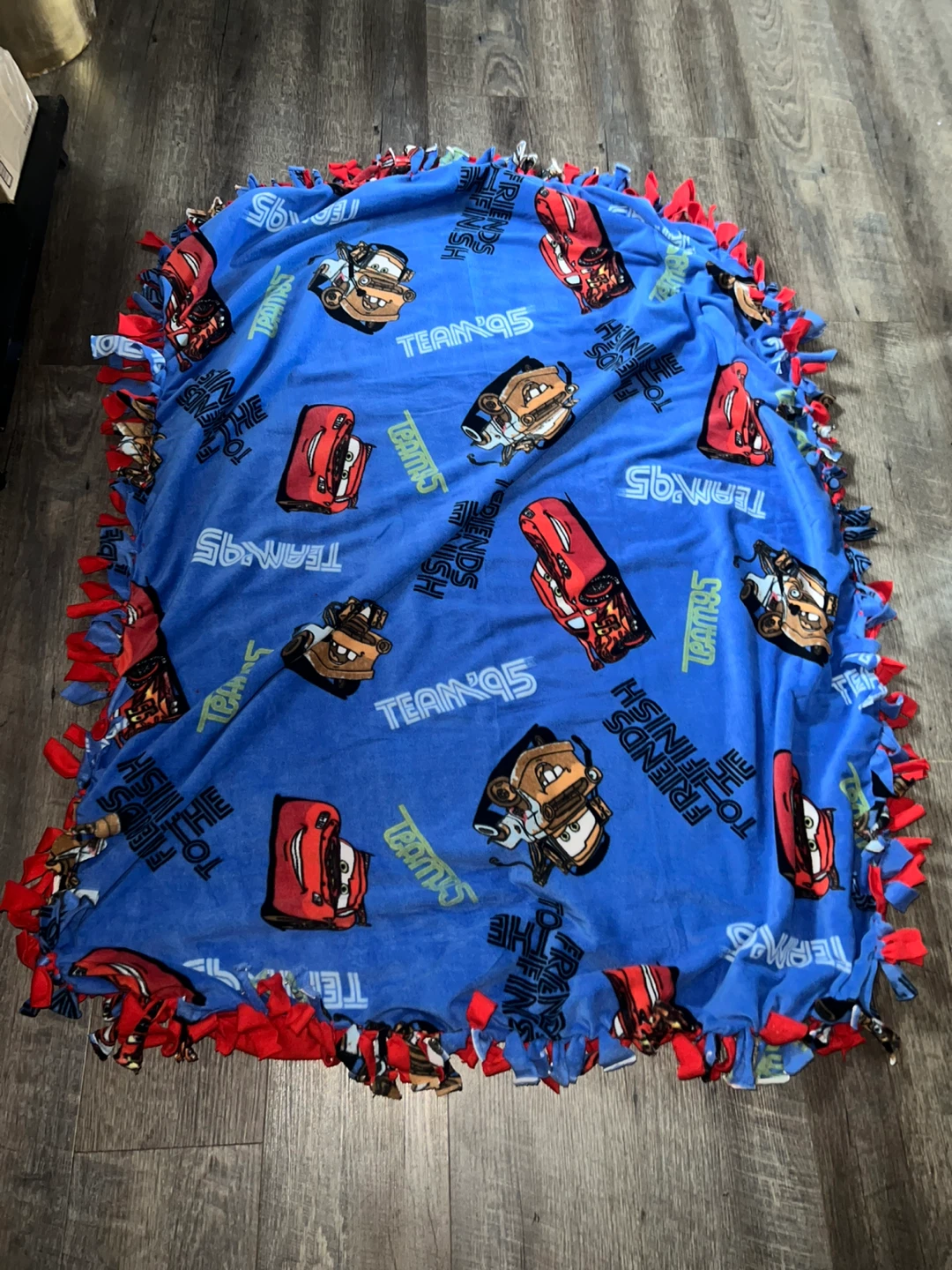 Disney Pixar Cars Fleece Tie Blanket ⚽