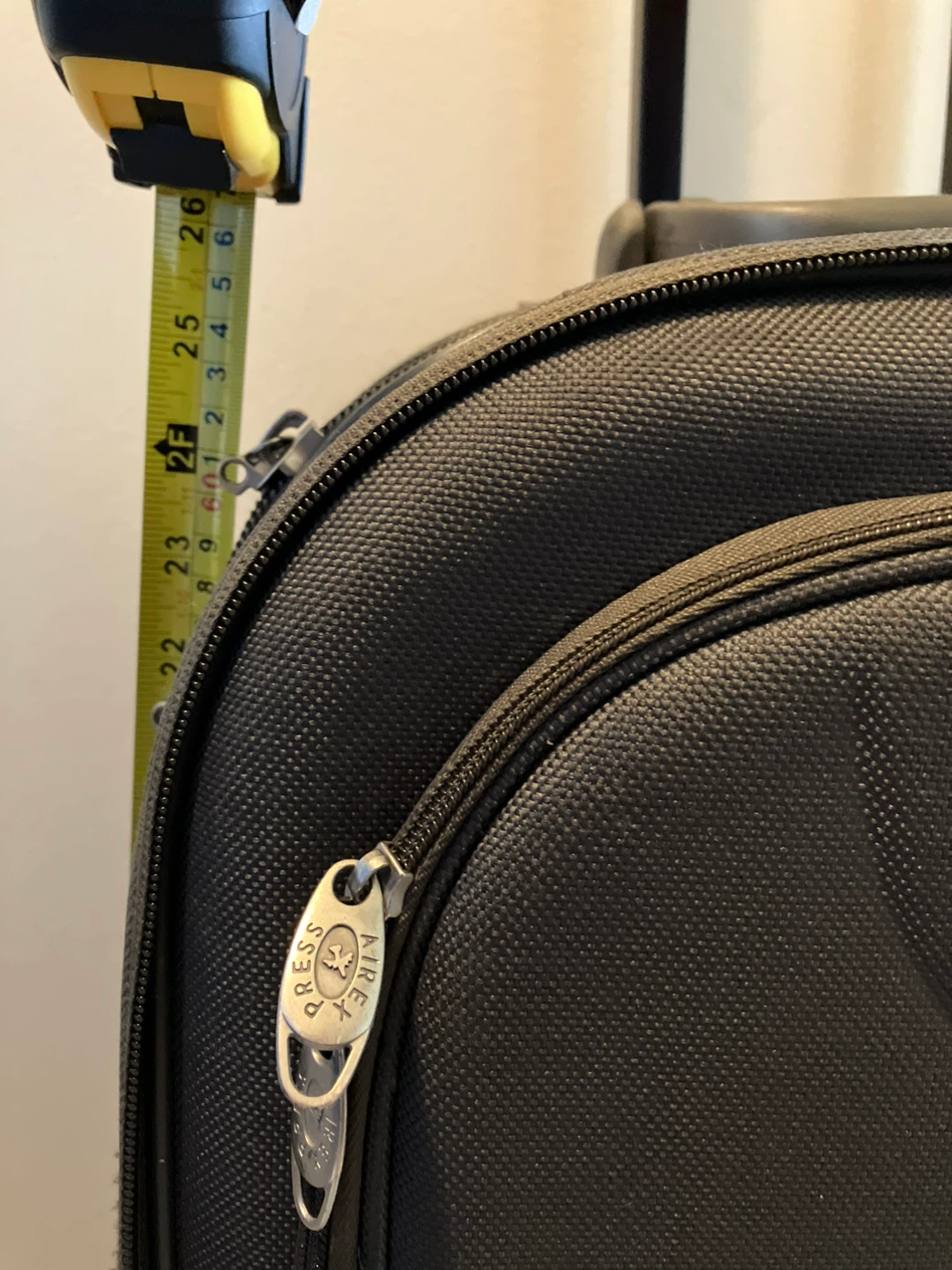 American Tourister Black Rolling Suitcase - photo 2