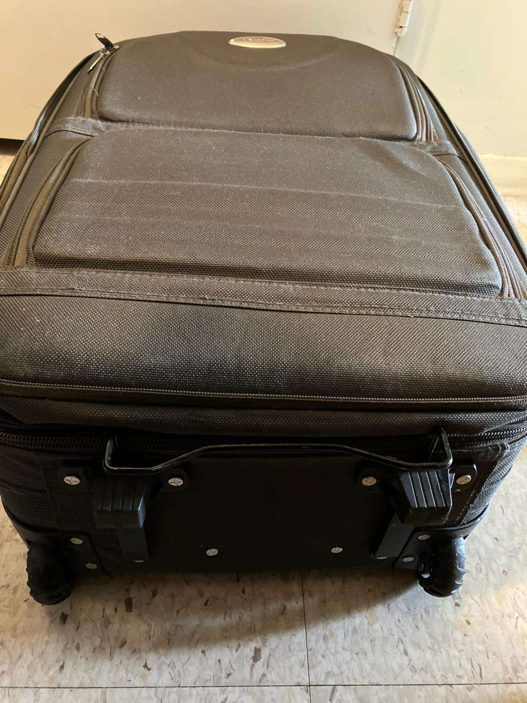 American Tourister Black Rolling Suitcase - photo 3