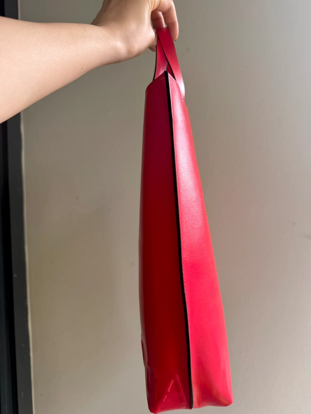 Ganni  Recycled leather bag with strap - photo 4