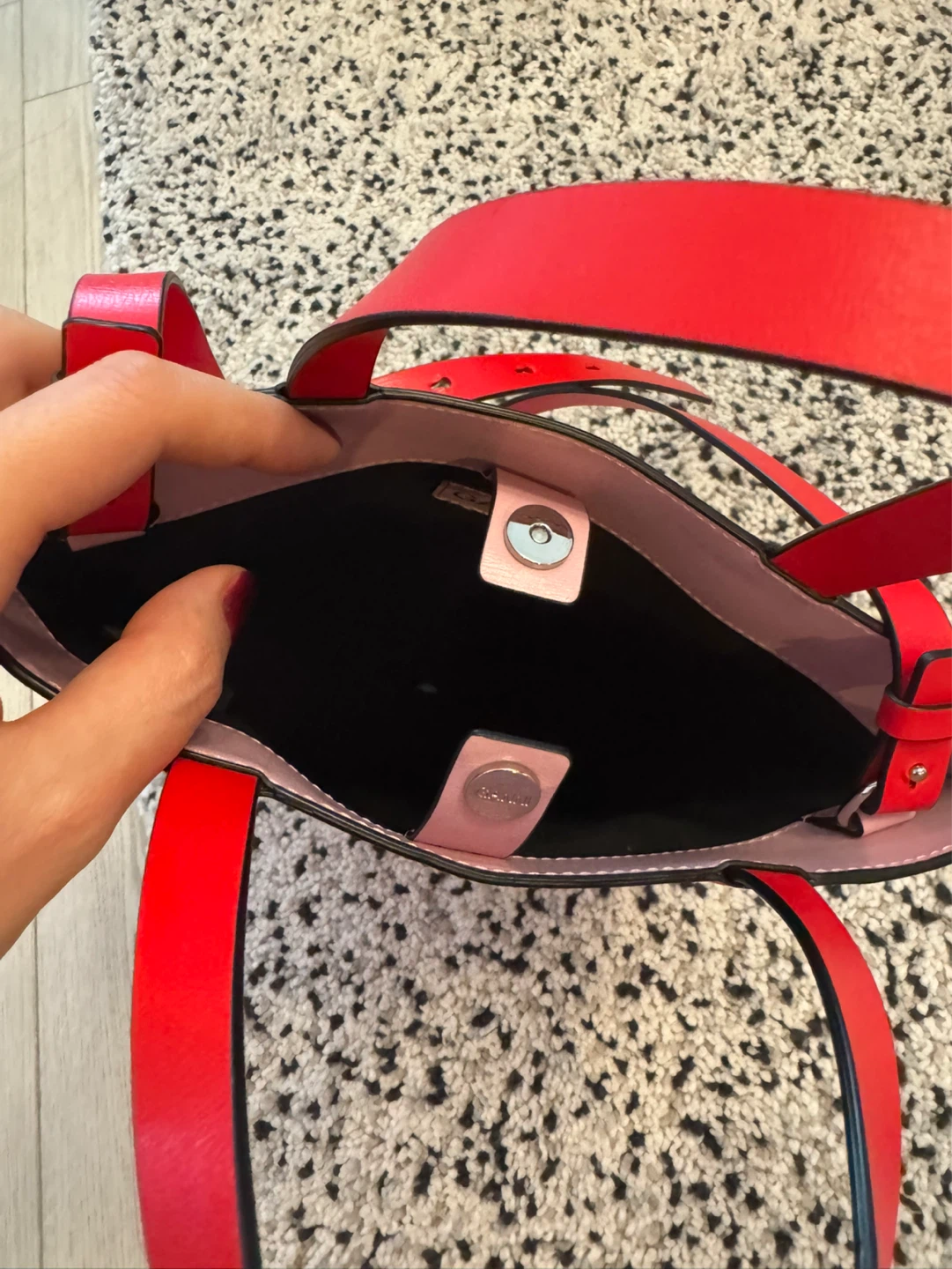 Ganni  Recycled leather bag with strap - photo 3