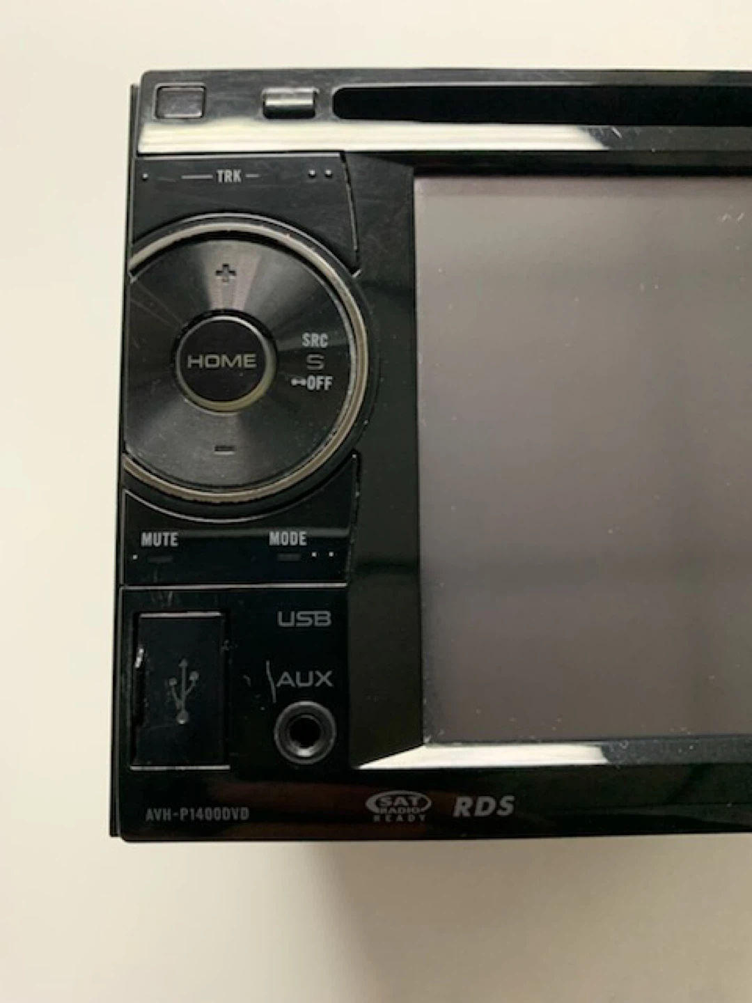 Pioneer AVH-P1400DVD Car Stereo Receiver - photo 4