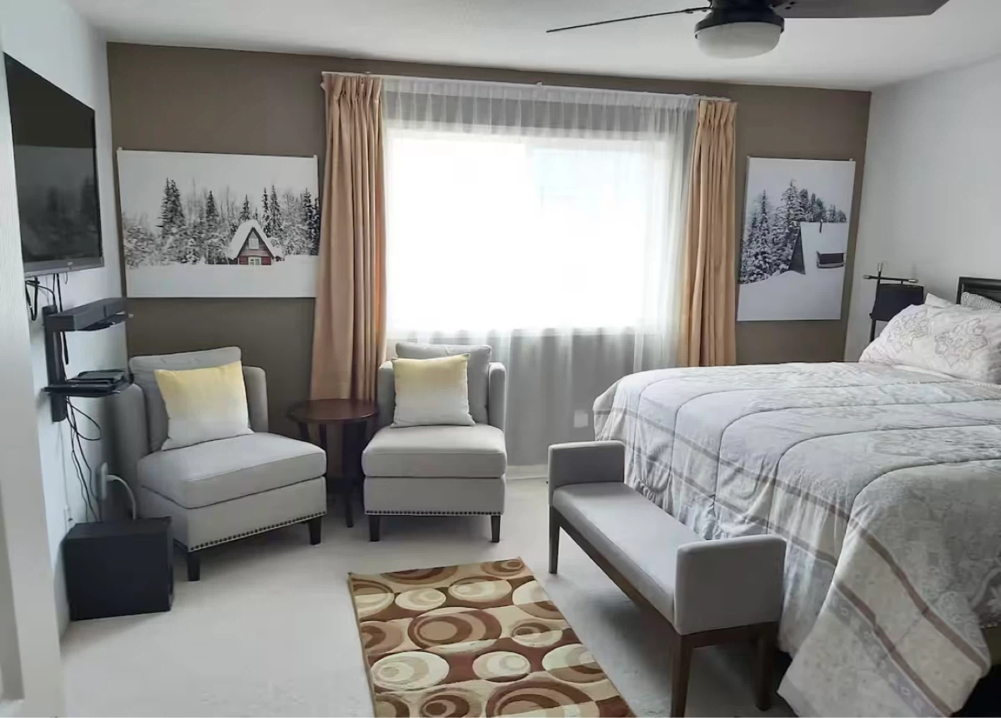 Accent Chairs with Decorative Pillows - photo 4