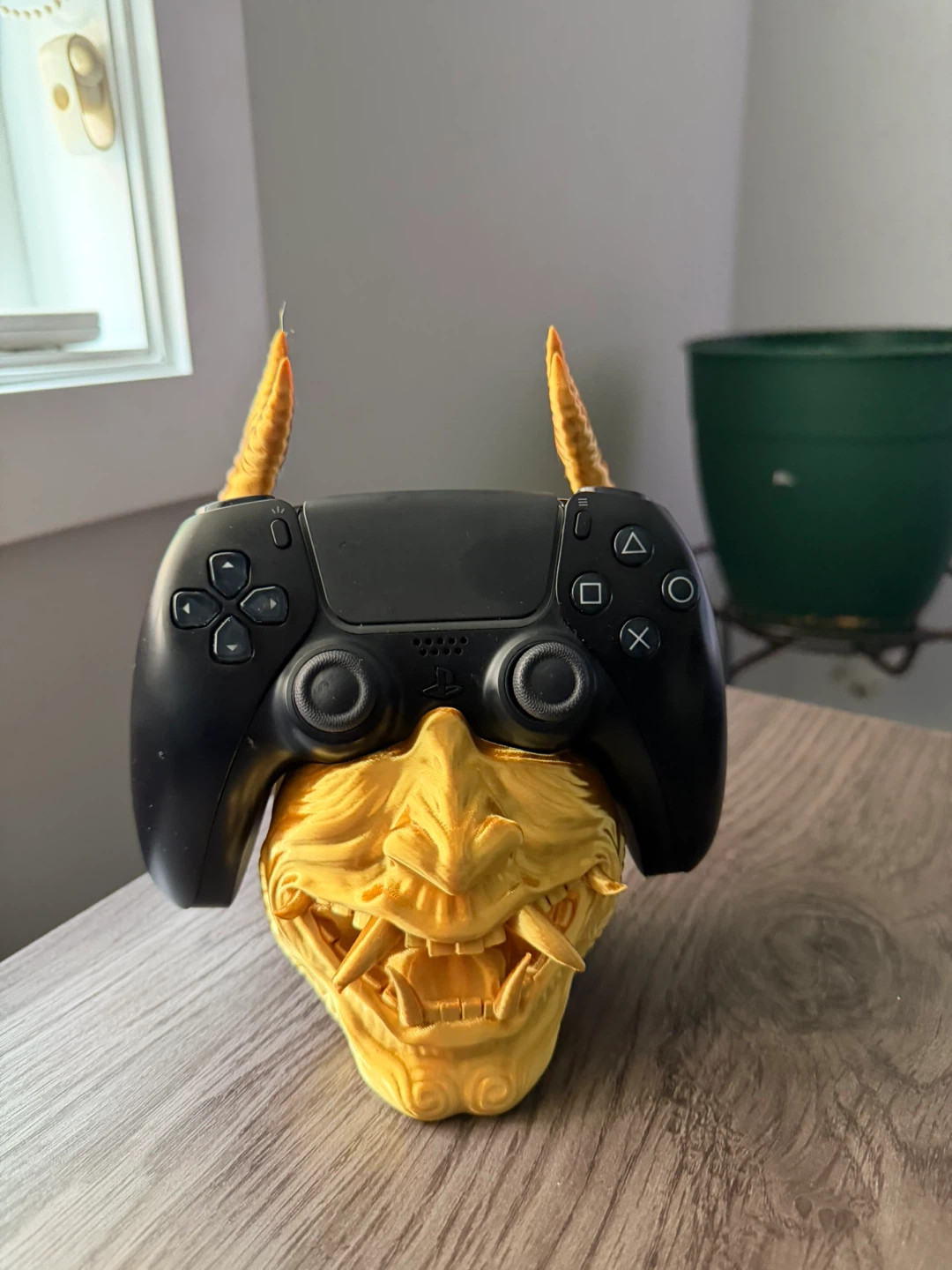 Gold Oni Mask Controller Holder - photo 2