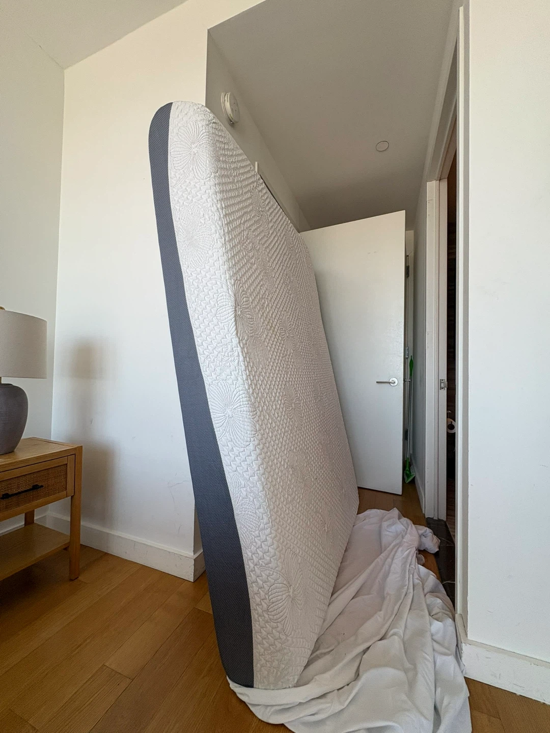 New full size  mattress - photo 2