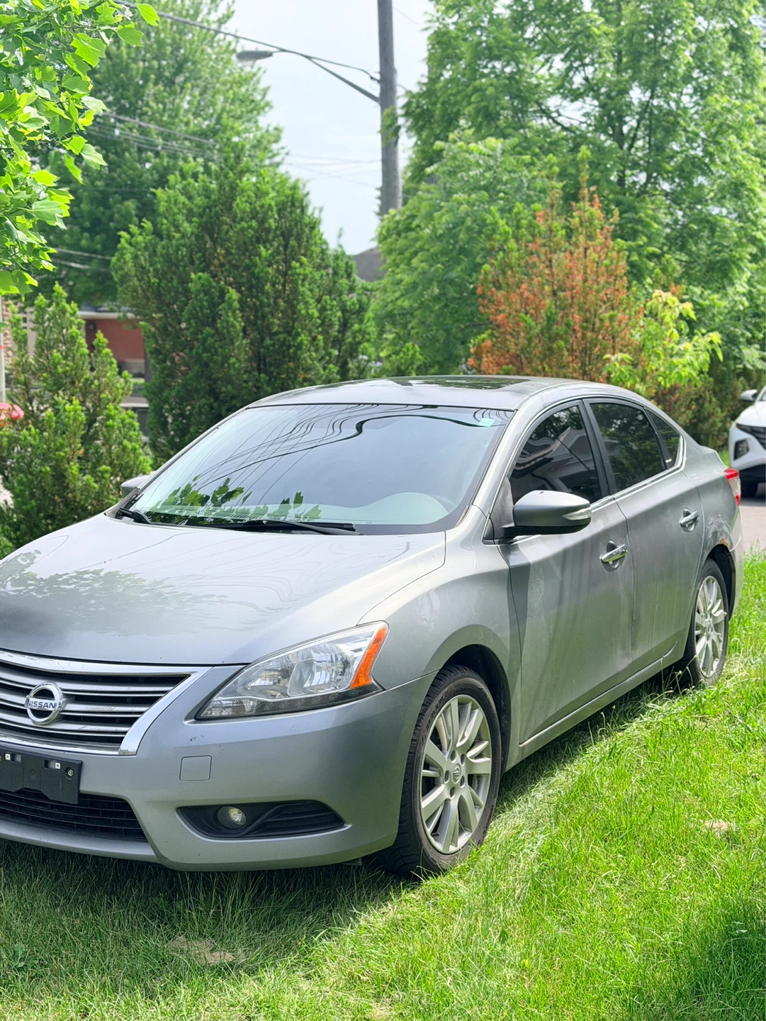 Silver Nissan Sentra SL Sedan - photo 3