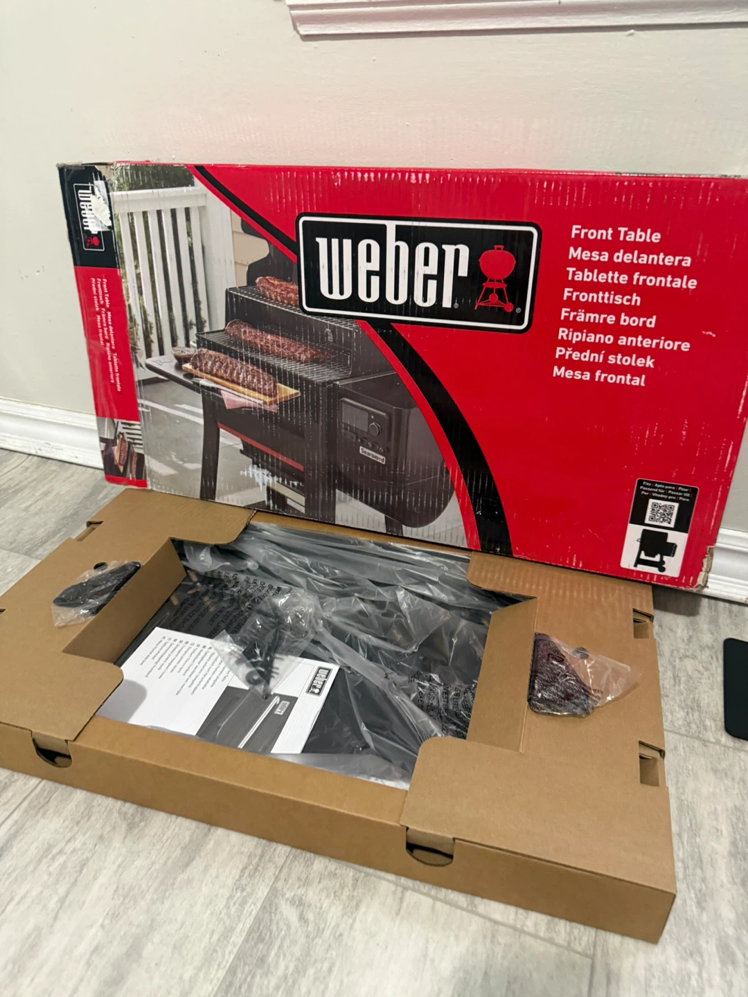 NEW 24” Weber Searwood 600 Pellet Folding Front Table - photo 4