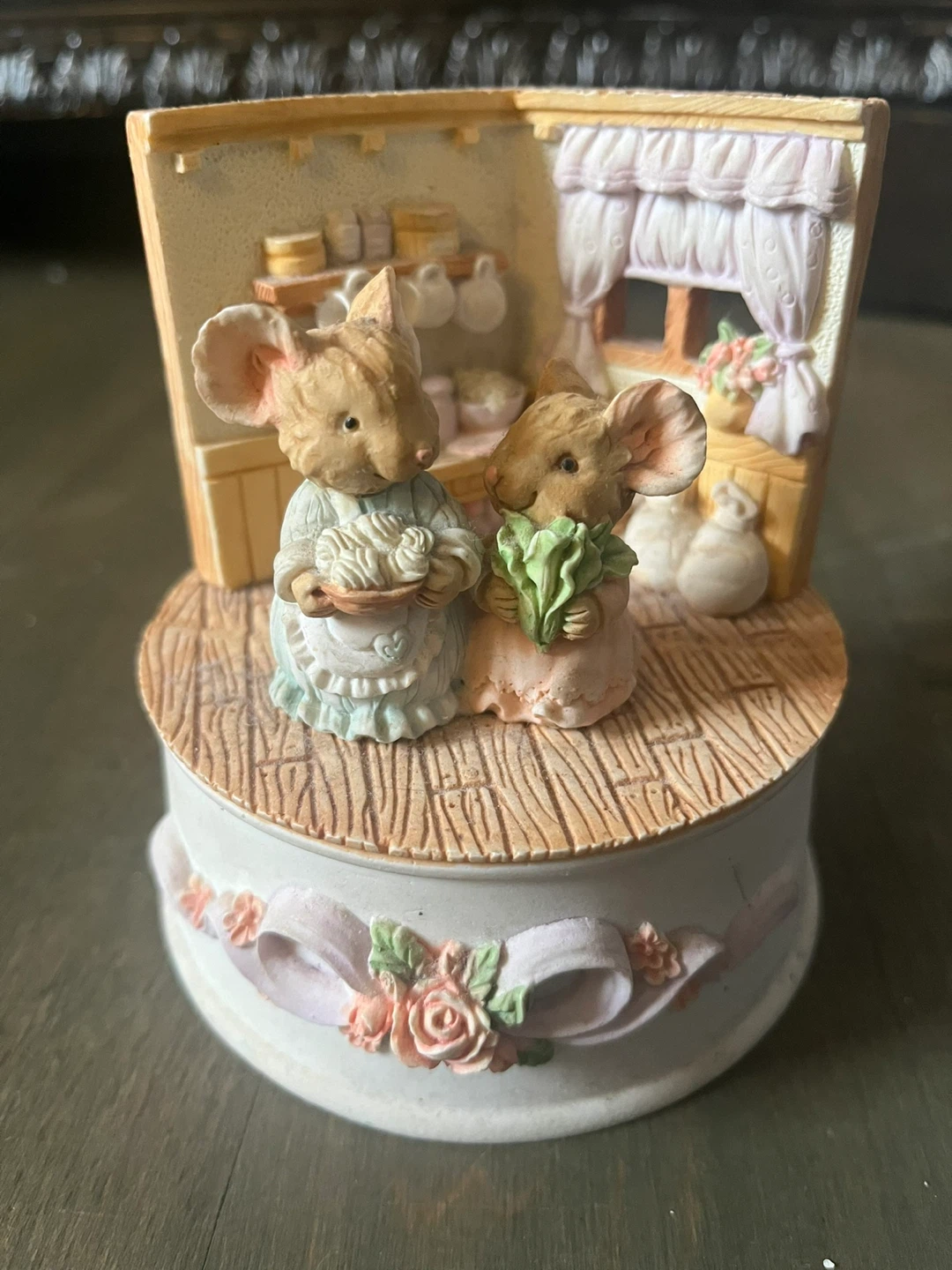 Vintage Mouse Kitchen Music Box Figurine