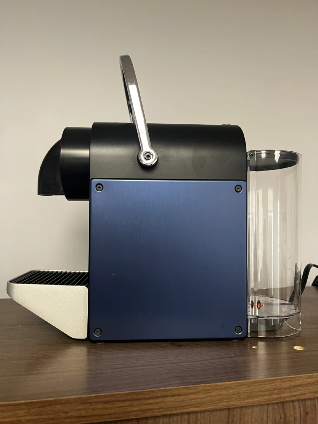 Nespresso Pixie espresso machine by DeLonghi – like new ⚽ - photo 3