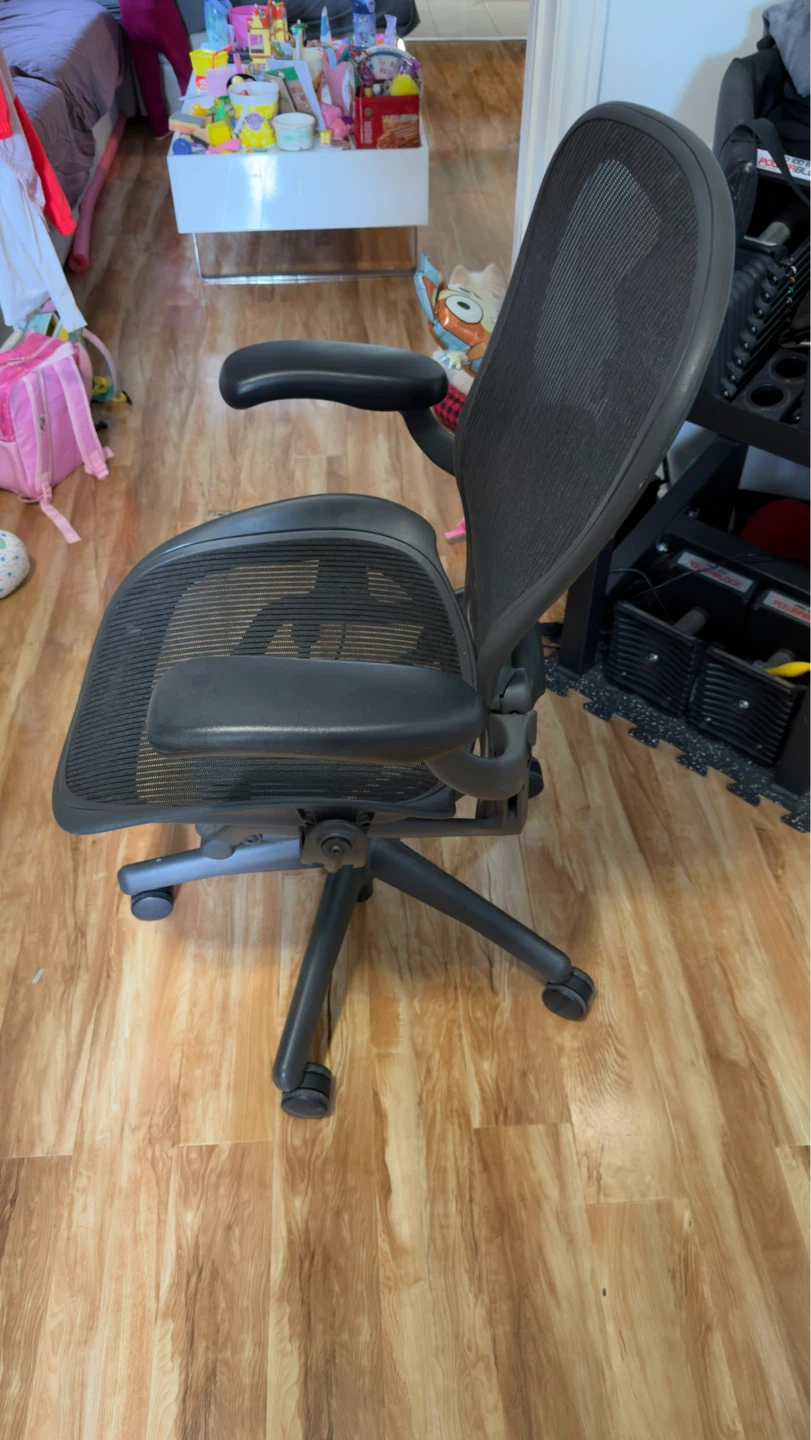 Herman Miller Aeron Chair size large C - photo 4