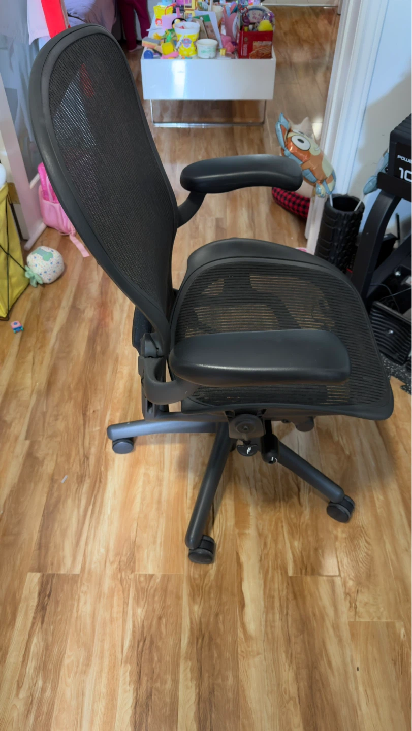 Herman Miller Aeron Chair size large C - photo 2