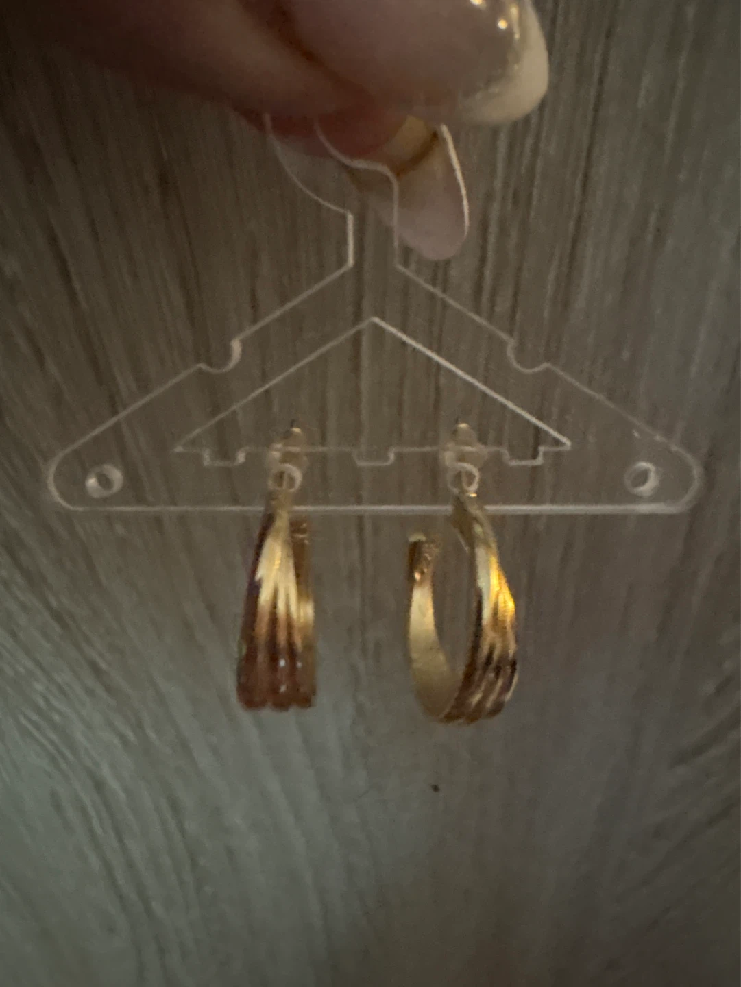 ⚽️ Gold Tone Twisted Hoop Earrings - photo 2