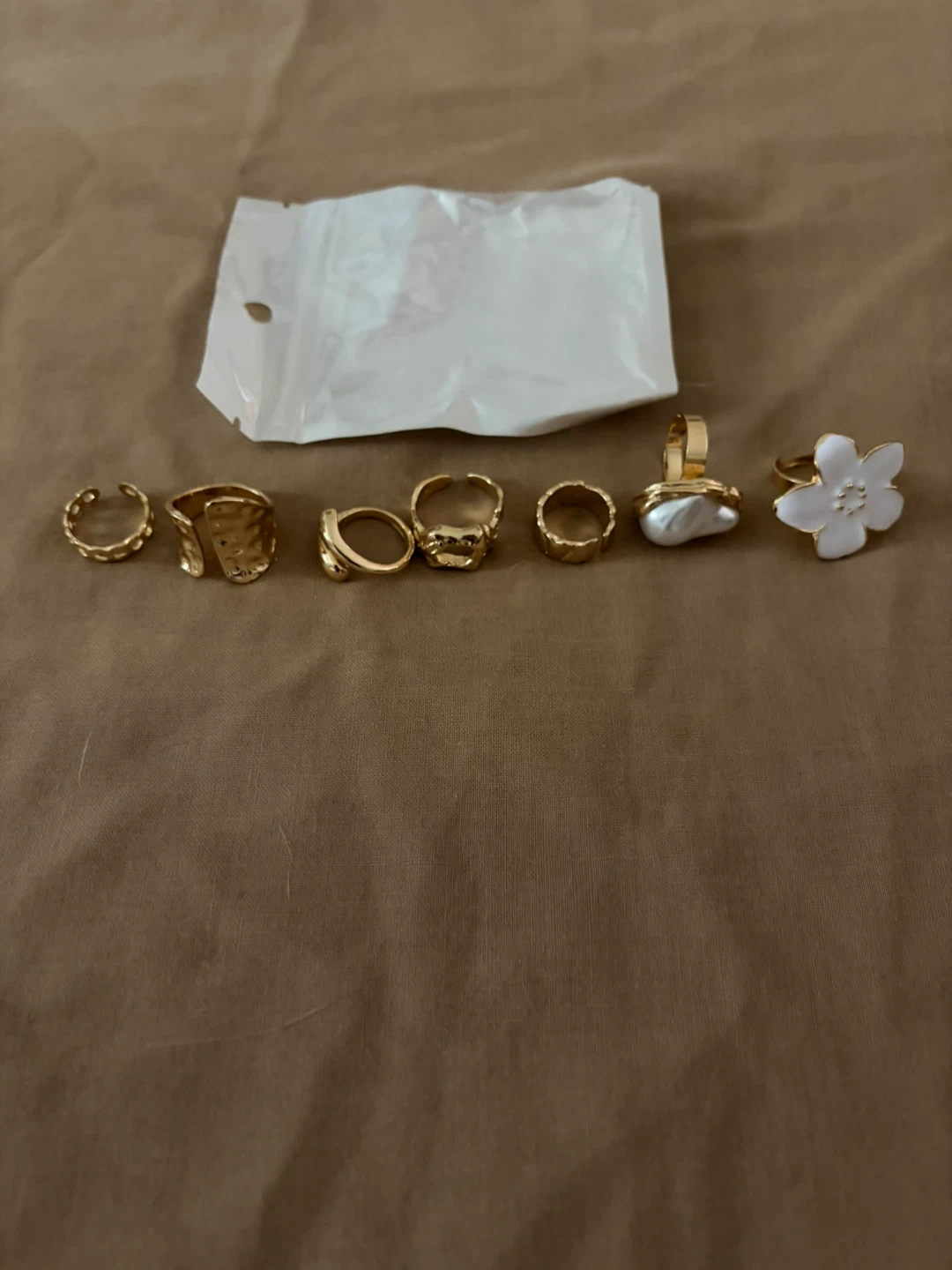 NEW! Set of 7 Gold-Tone Rings with Pearl and Flower Detail