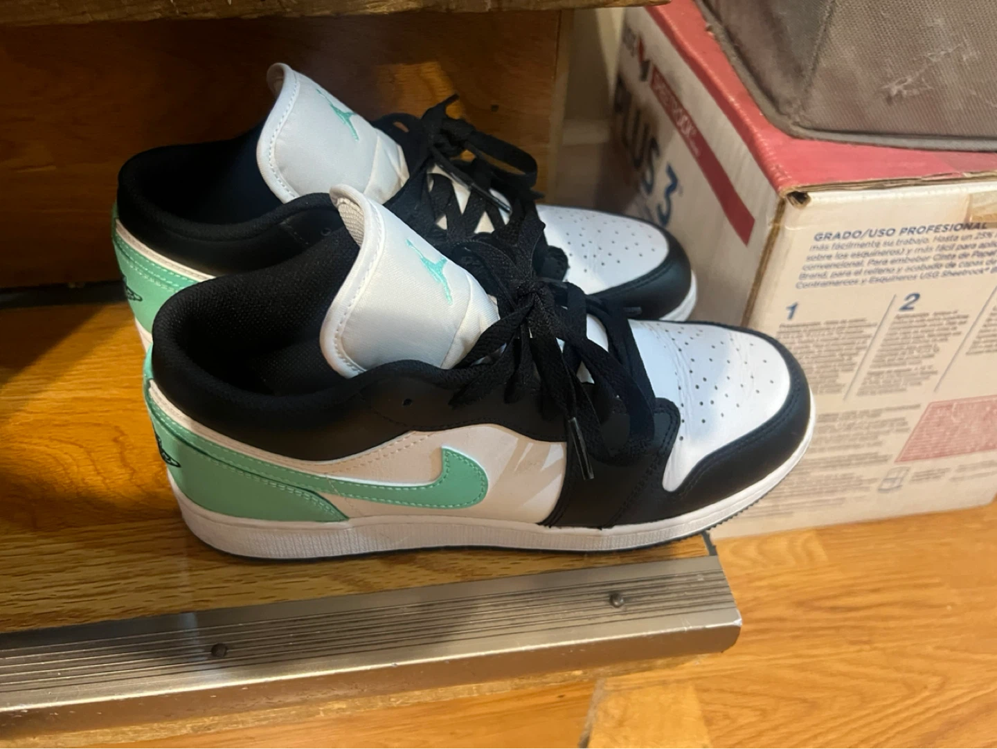 Air Jordan 1 Low SE Mint Green White Black ⚽ - photo 2